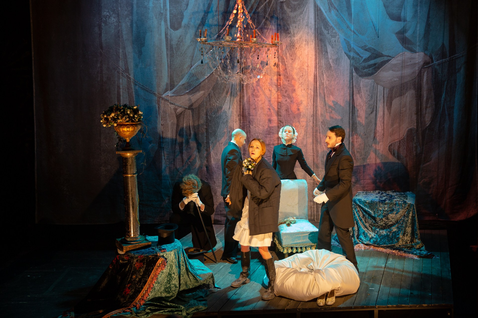 Декорации для спектакля «Какая грусть, конец аллеи» | Александринский театр. История занавеса. Превращаем идею в технологию