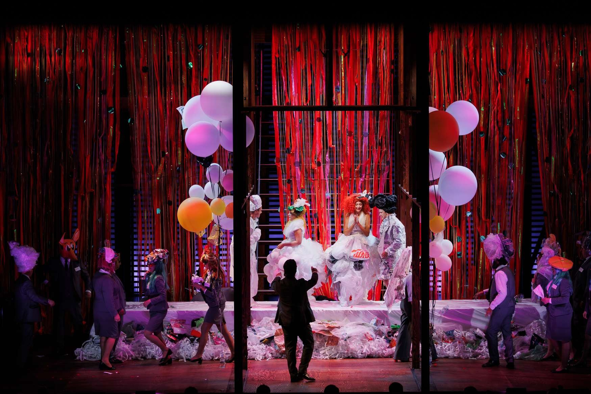 Пошив театральных занавесов и мягких декораций на заказ | Кулисы, падуги, задники. История занавеса. Превращаем идею в технологию