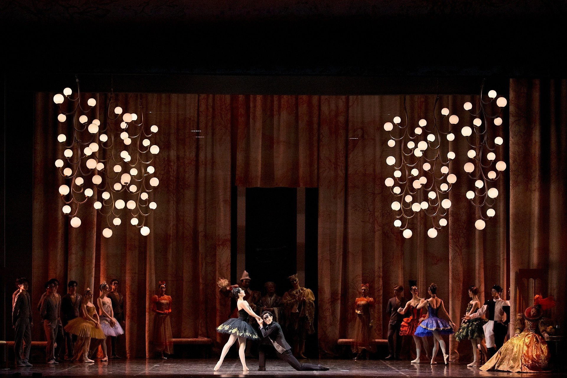 Изготовление мягких декораций для театра под ключ | Проектирование, пошив, монтаж. История занавеса. Превращаем идею в технологию