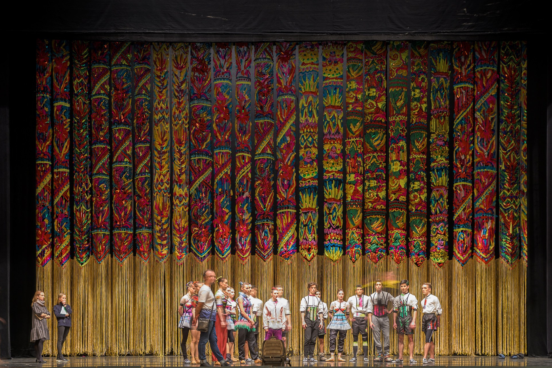 Пошив театральных занавесов и мягких декораций на заказ | Кулисы, падуги, задники. История занавеса. Превращаем идею в технологию