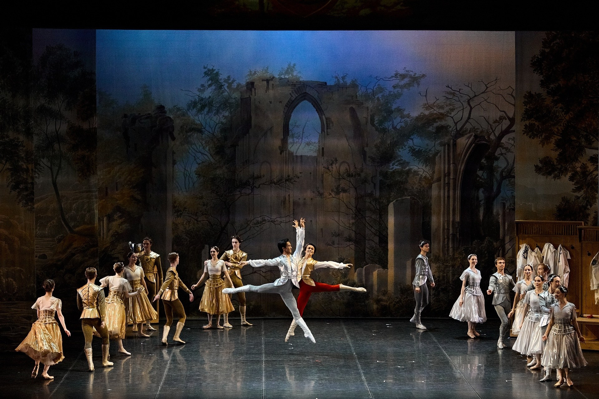 Изготовление мягких декораций для театра под ключ | Проектирование, пошив, монтаж. История занавеса. Превращаем идею в технологию