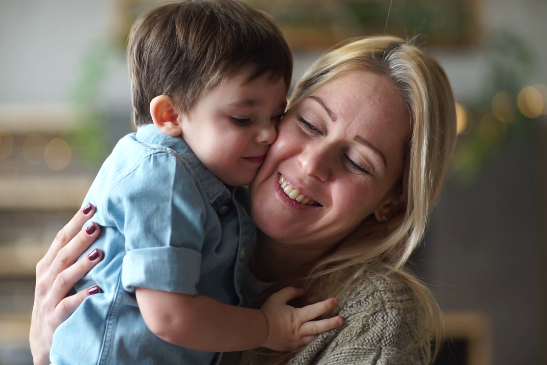 Очаровательная мама в ожидании