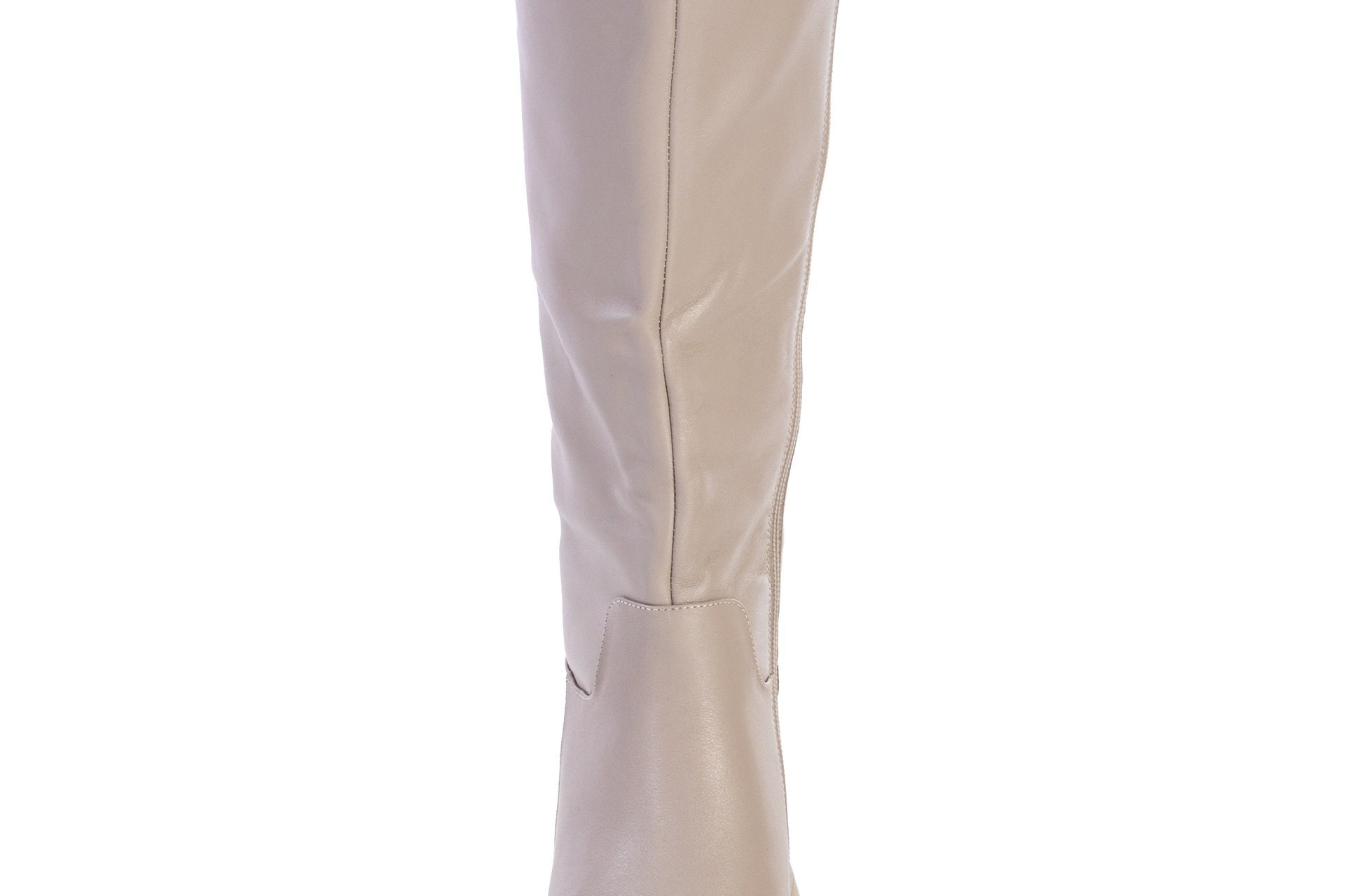 Зимняя обувь фотосъемка для маркетплейса