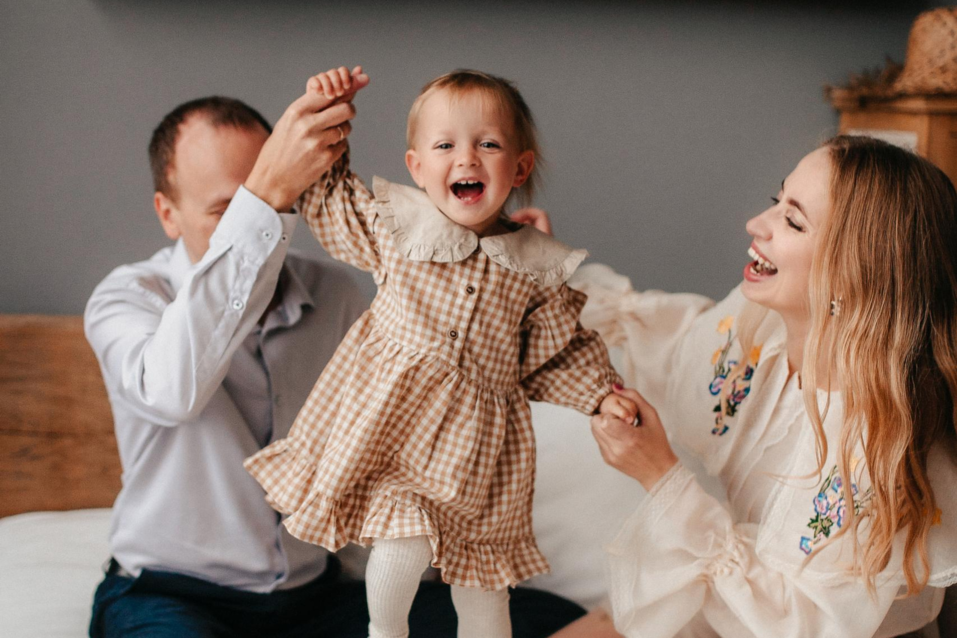 Ира, Вадим, Маша и бабушка