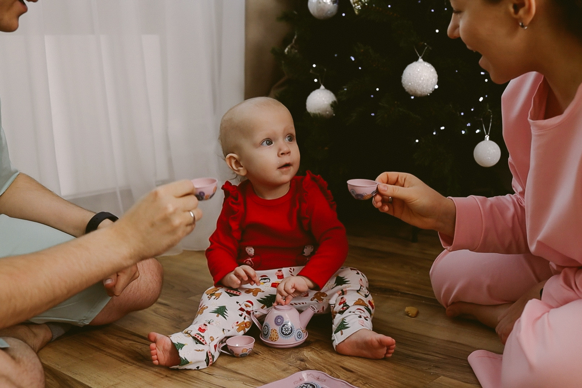 Полинка. Ёлка и имбирное печенье.