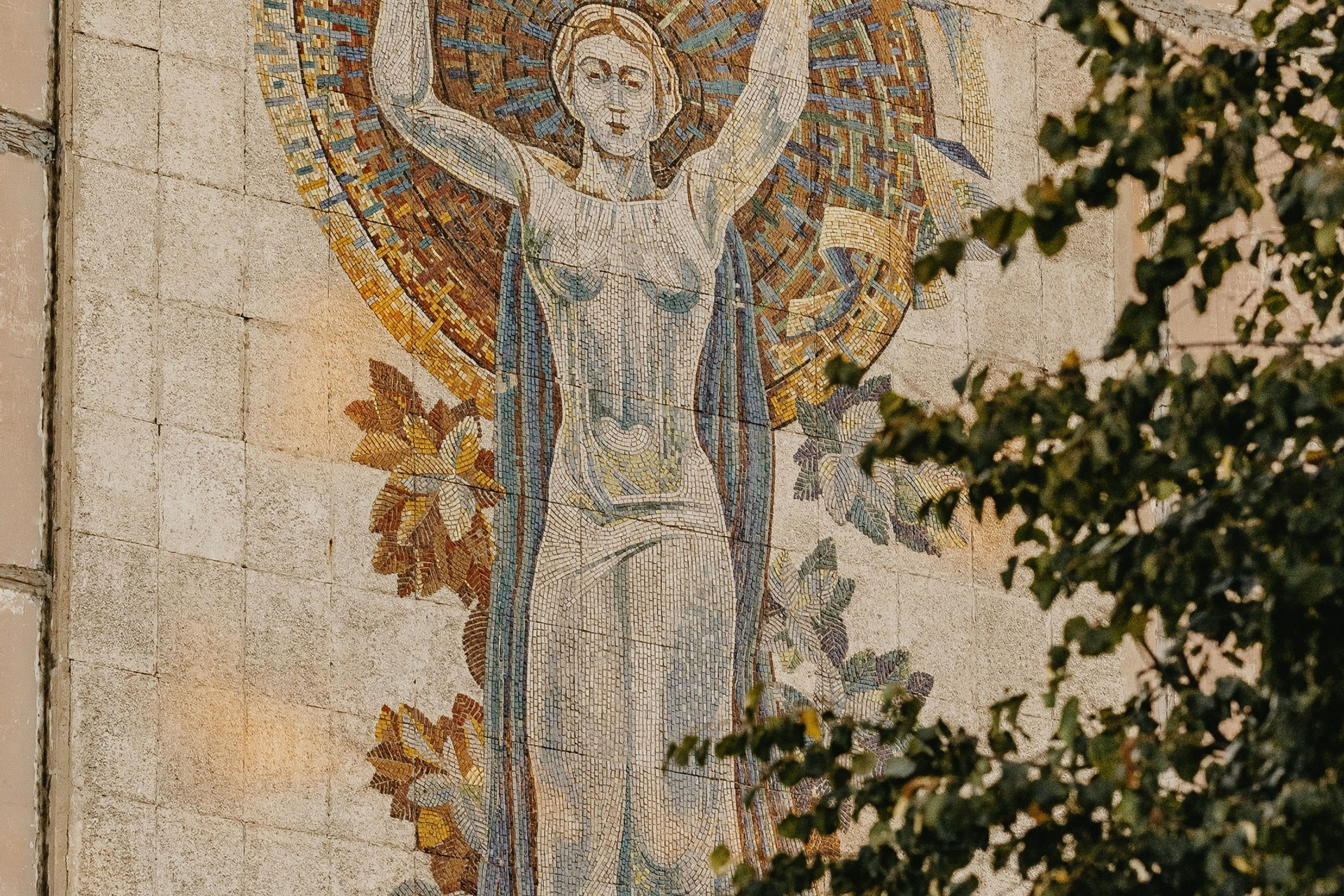 СМИ. ФОТОИСТОРИЯ. УСКОЛЬЗАЮЩАЯ КРАСОТА В ДЕТАЛЯХ