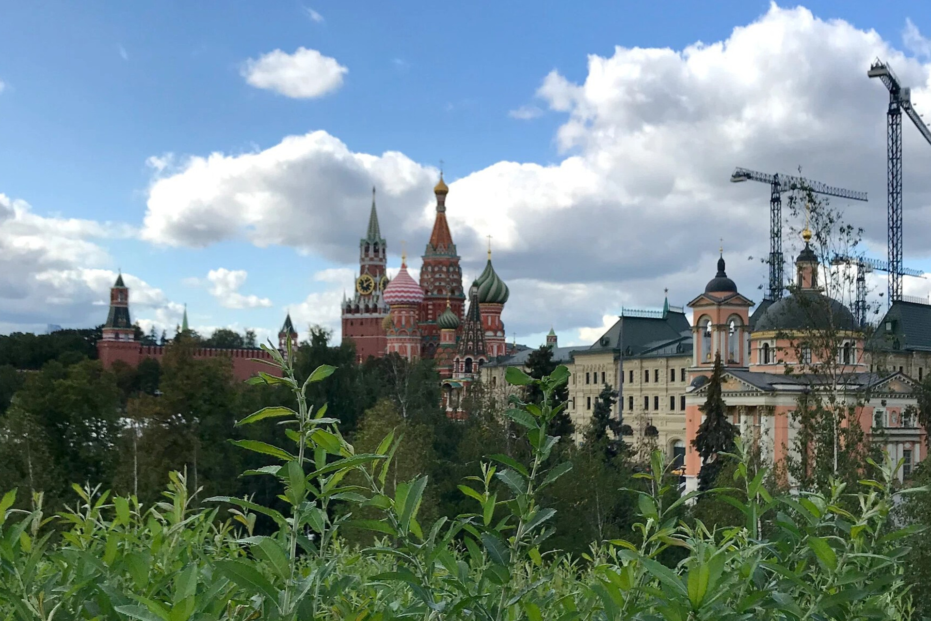 #11: Вид на&nbsp;Кремль и&nbsp;высотку