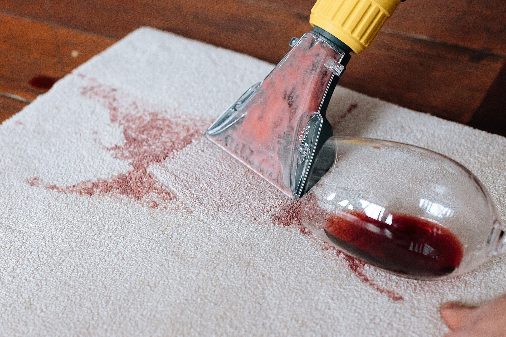 Советы по уборке от наших специалистов. Клининговая компания Chistons.ru, уборка в Москве и Подмосковье