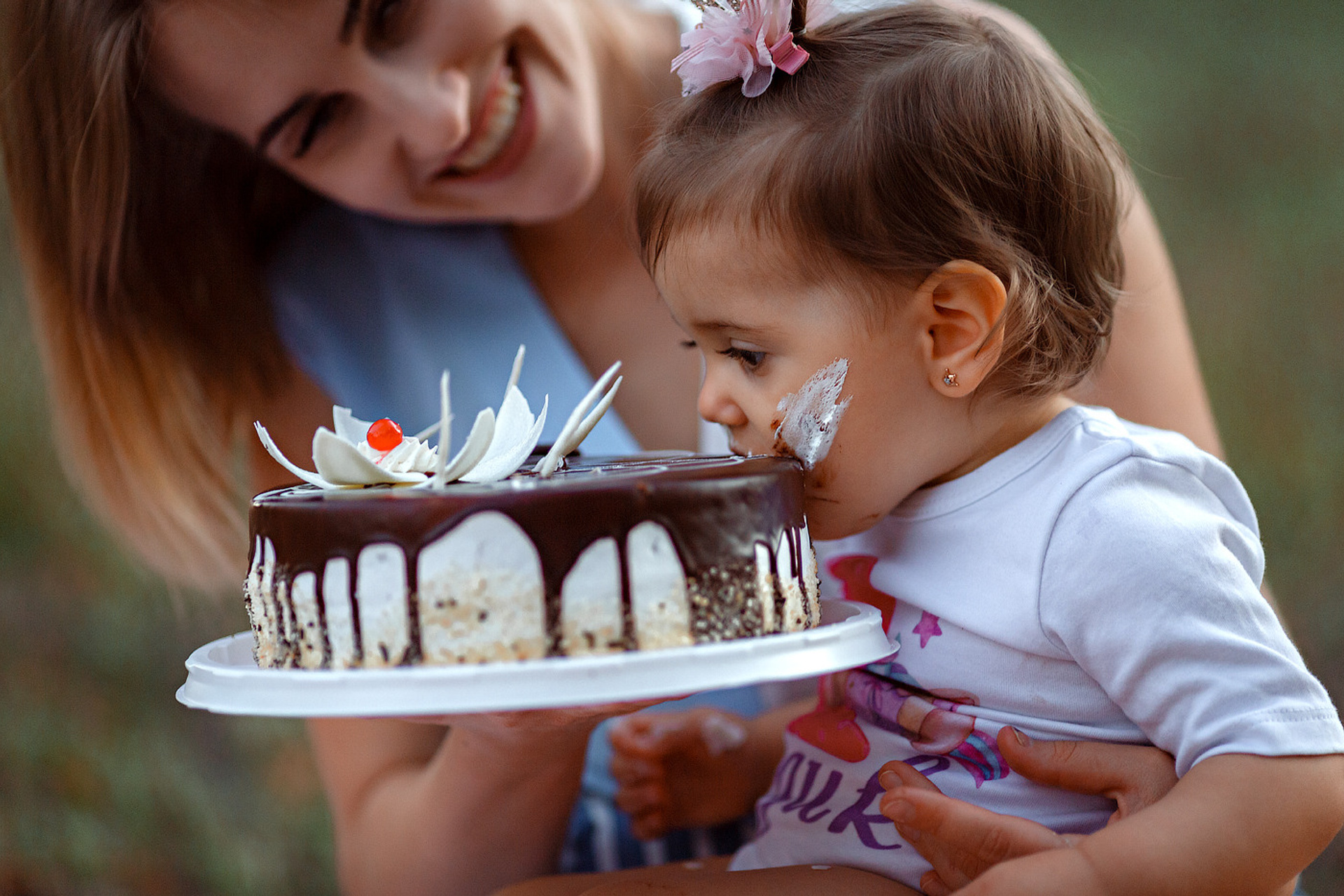 Годовасие Аделины.