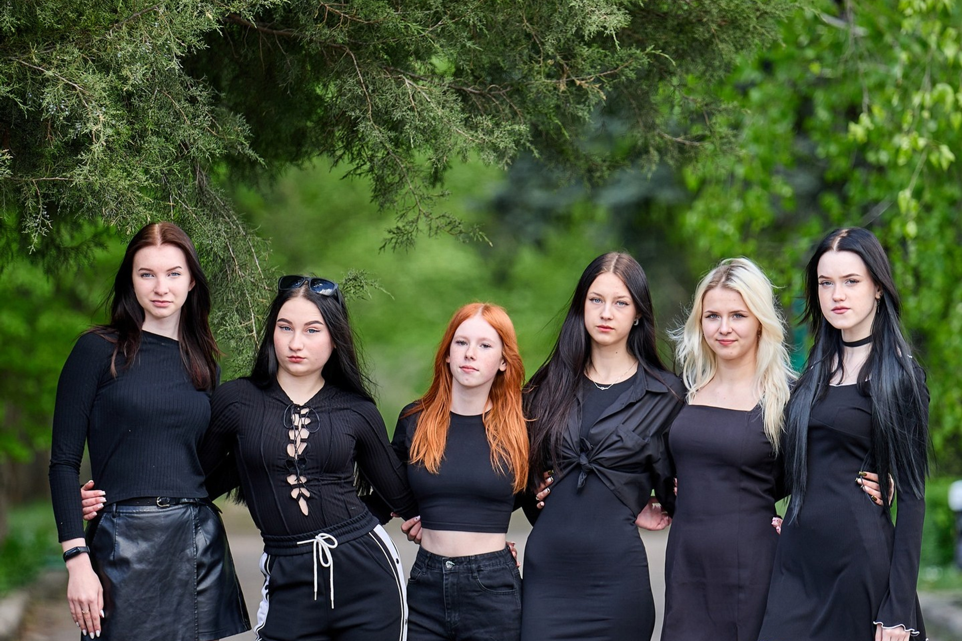 ШКОЛЬНИКИ. БОТСАД