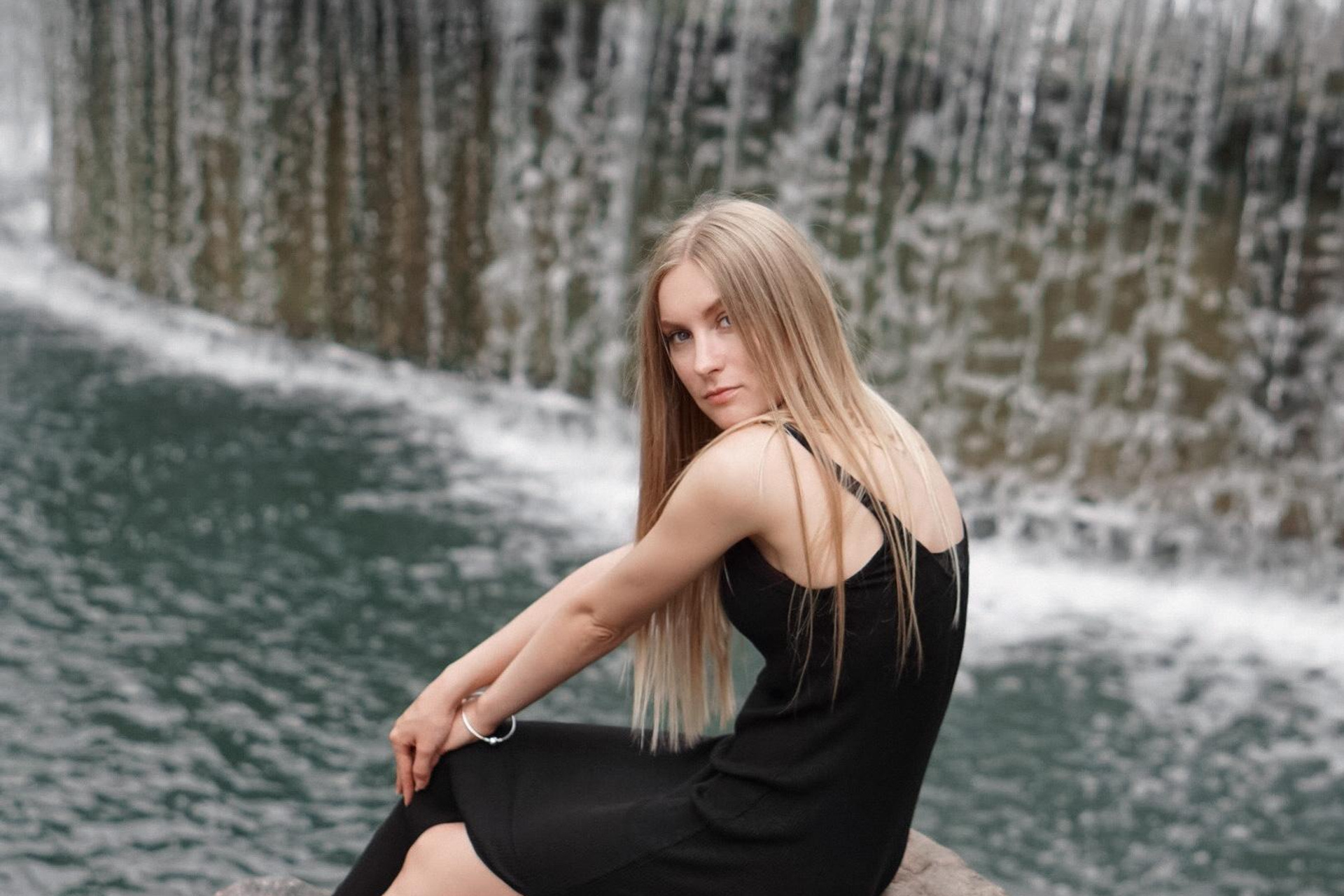 Каролин, портрет