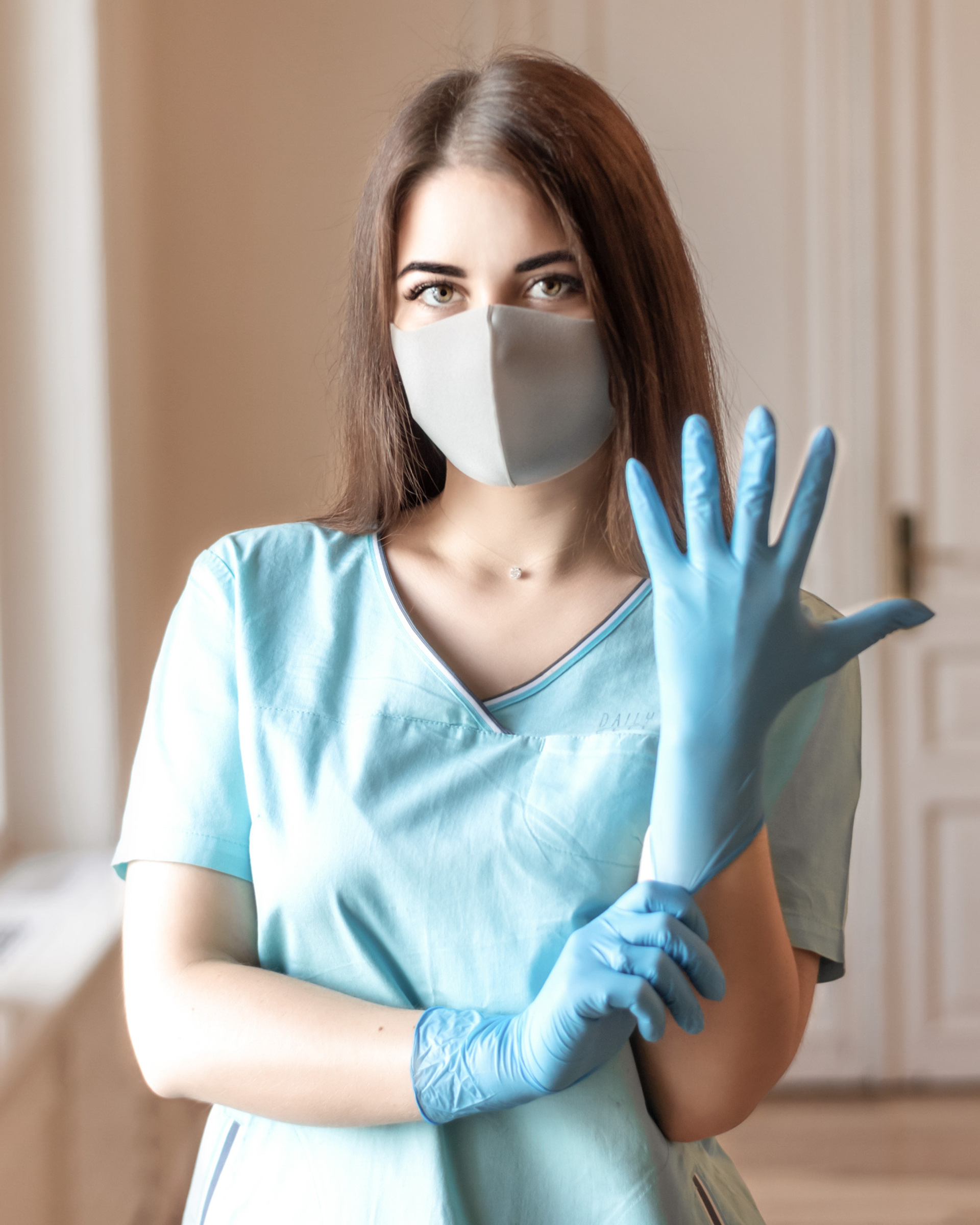 Мастер по маникюру и педикюру