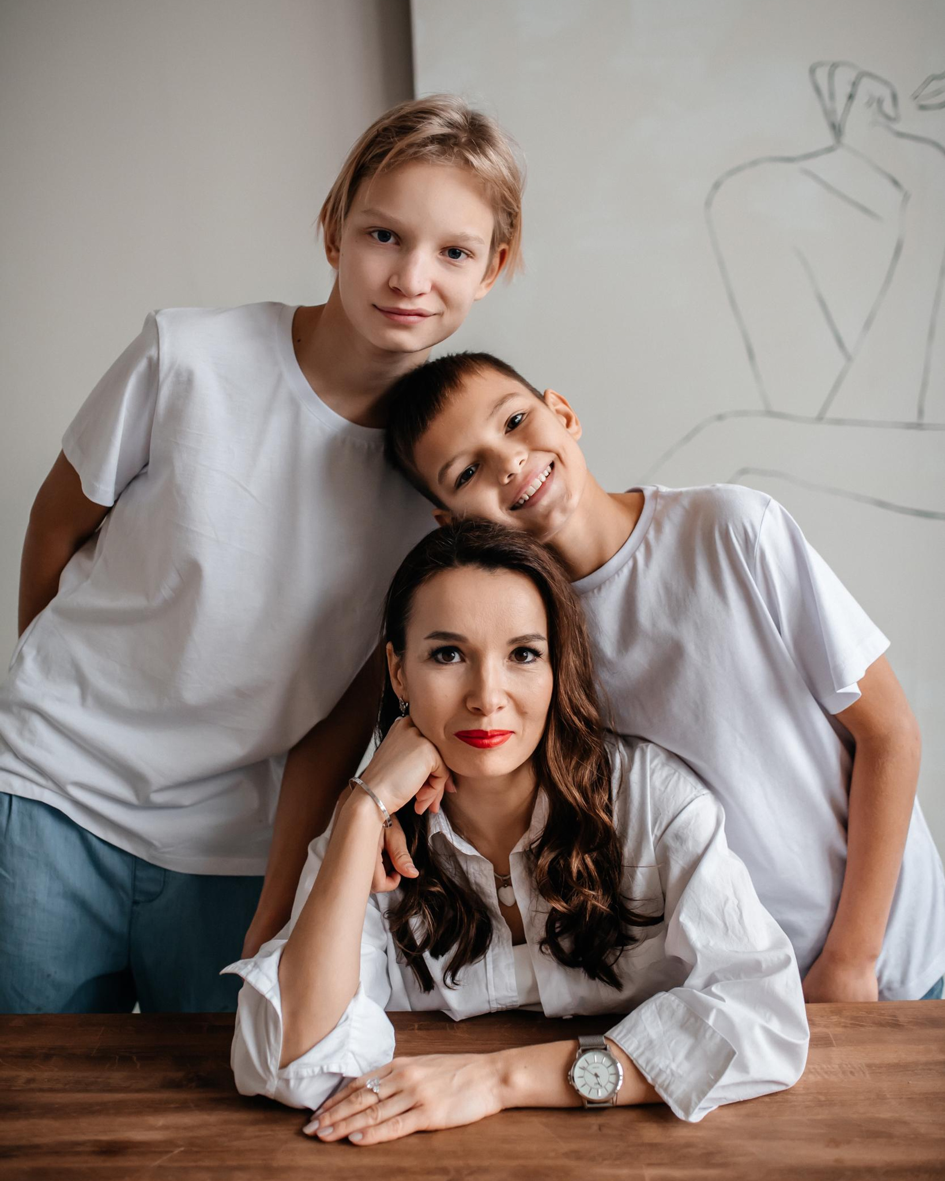 Настя с сыновьями