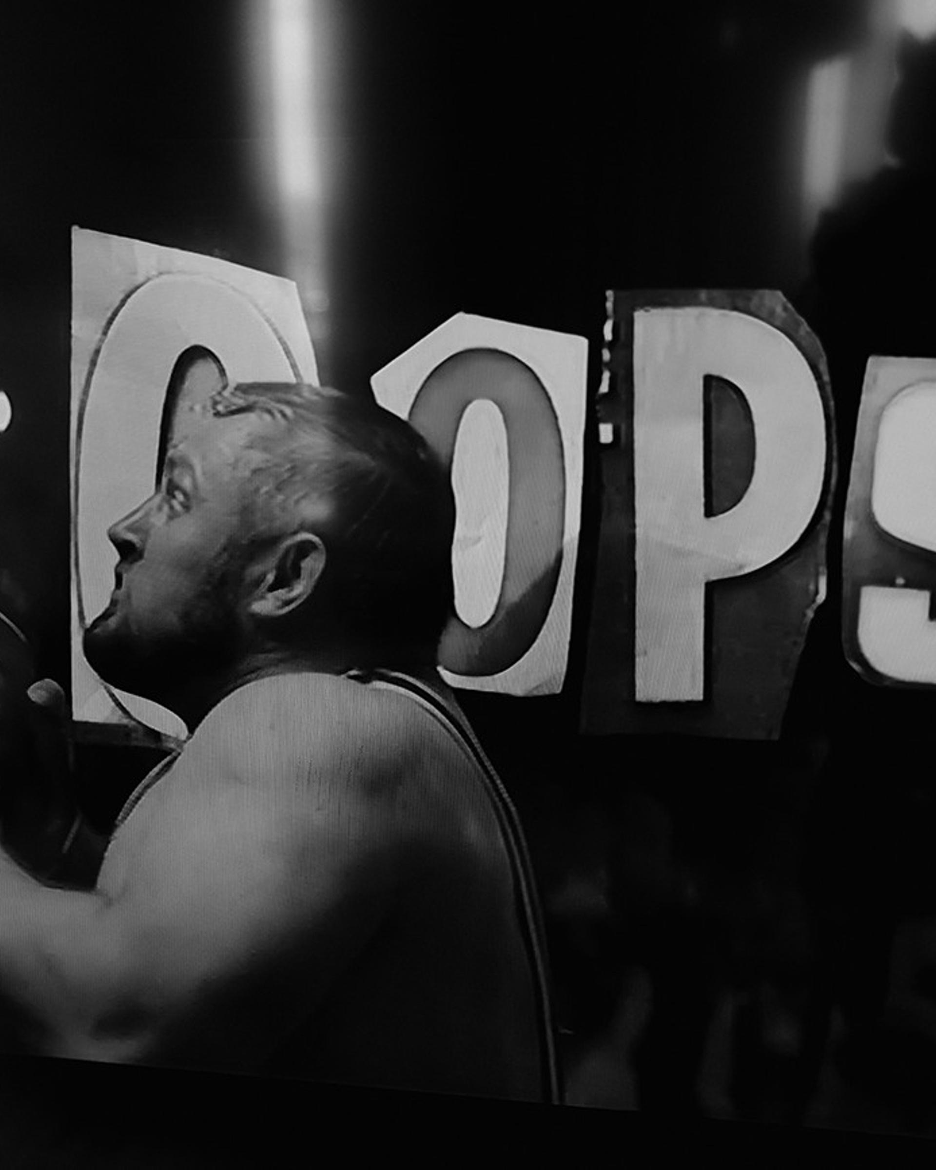 2 курочки, секси киса и 2 секси лысых- это любовь