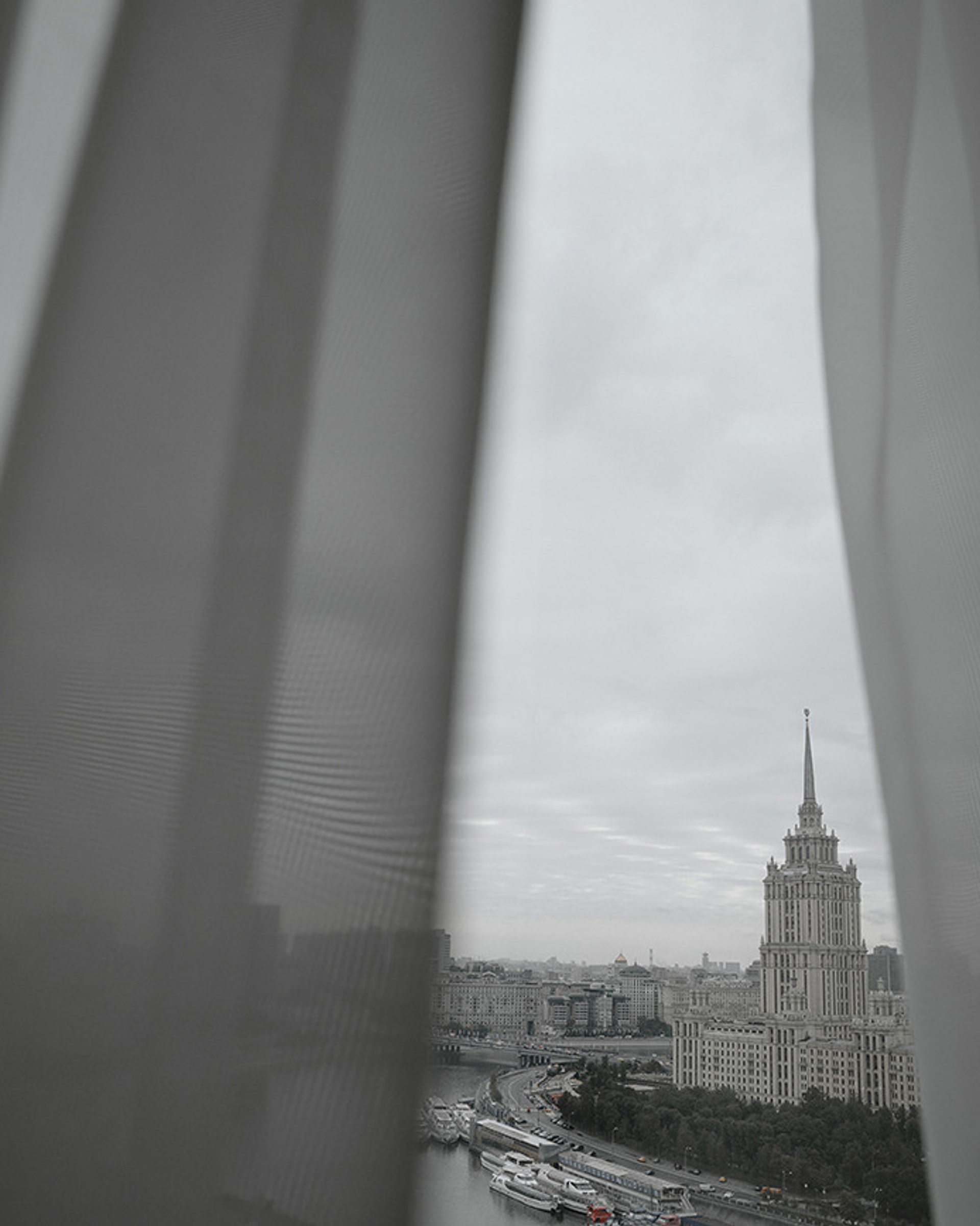 2 людей, 0 бл…й