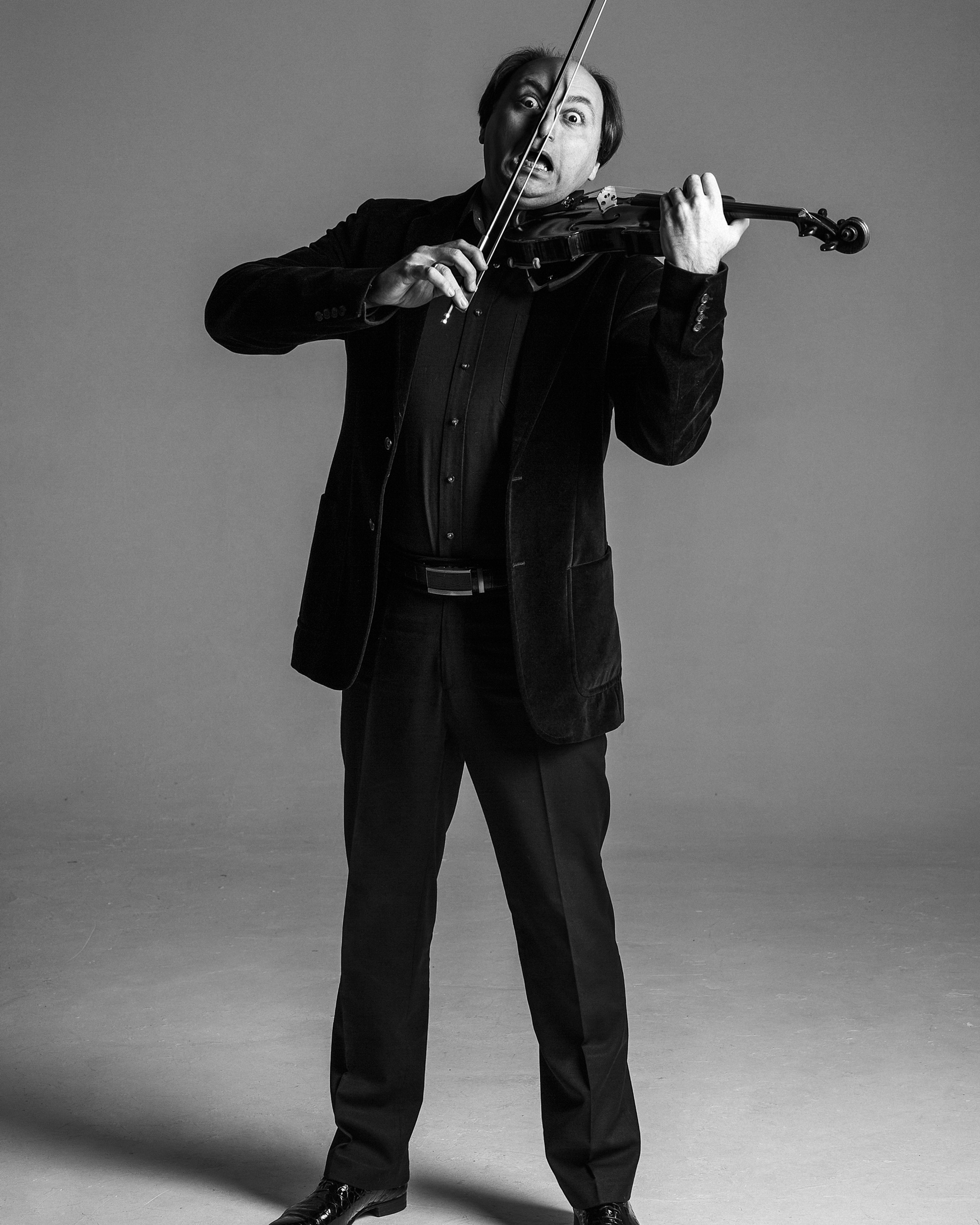 МИХАИЛ АШУРОВ