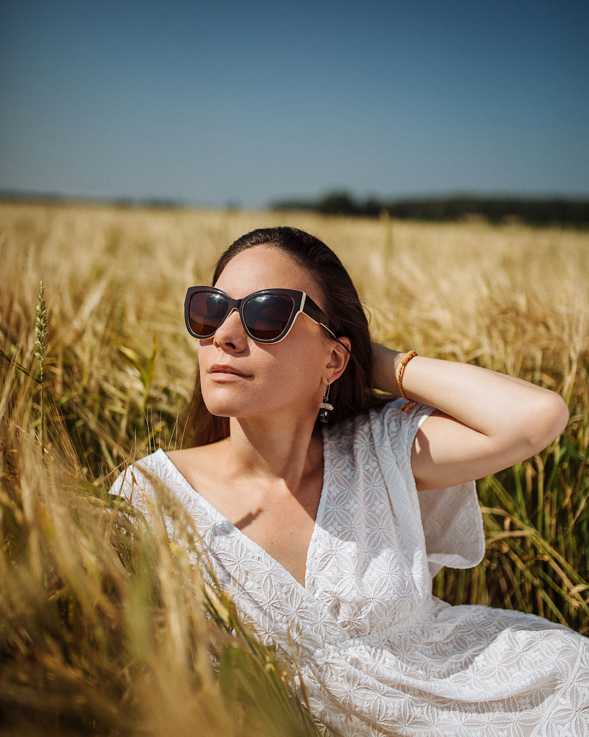 Девушки в полях