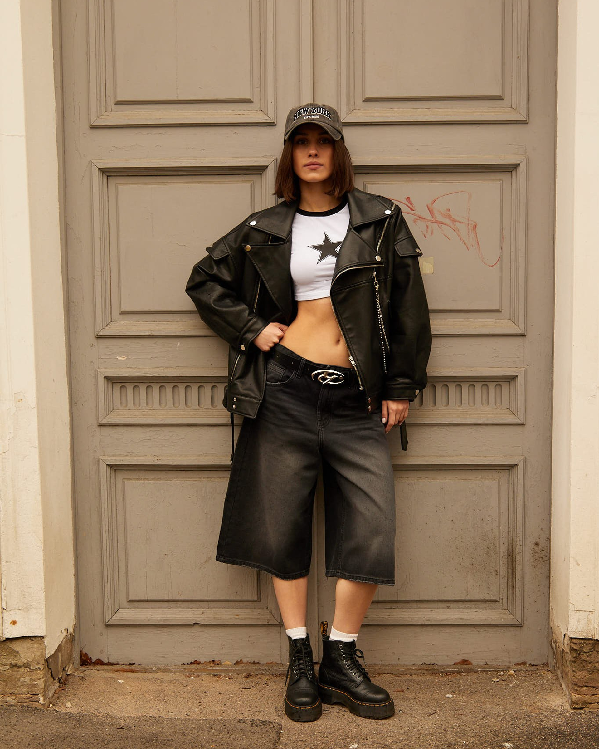 Стилизация съёмки для WB (товар-шорты)