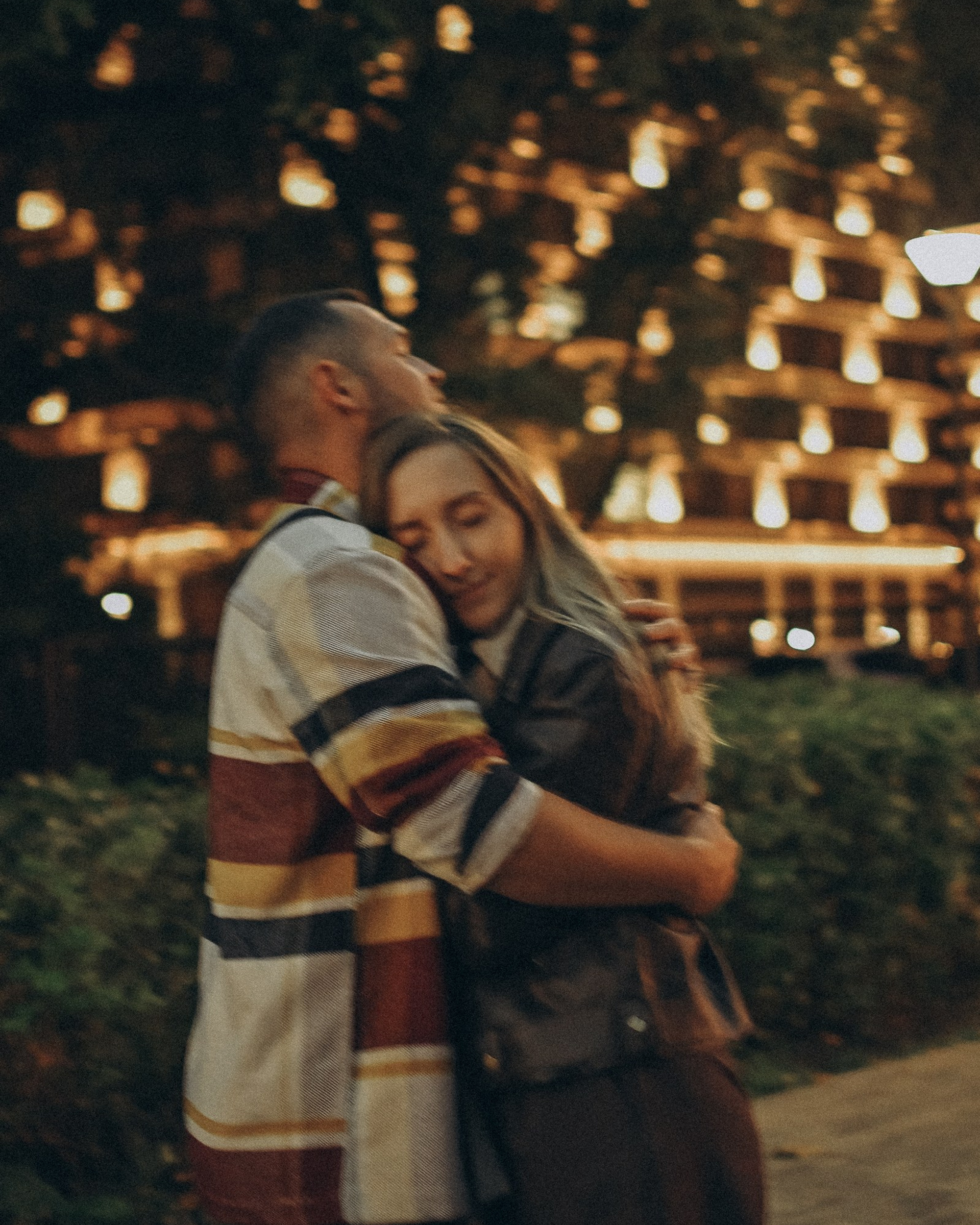 Юля и Костя. Прогулка по вечернему городу