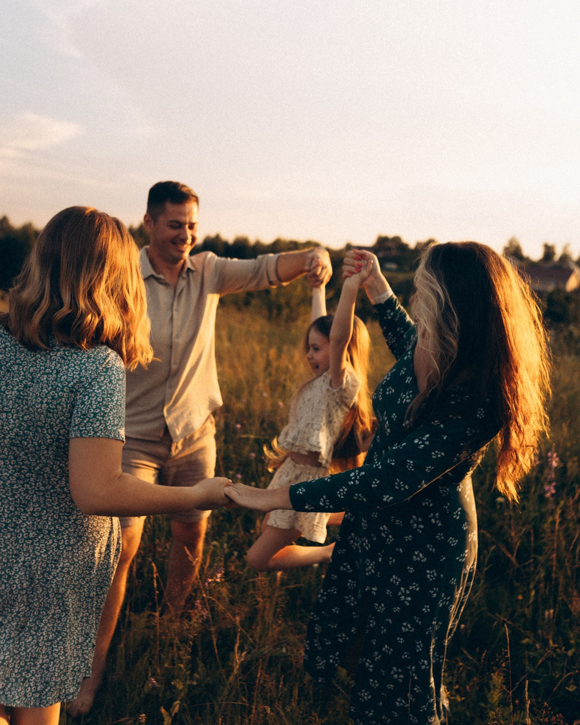 Петя, Наташа, Ева и Есения