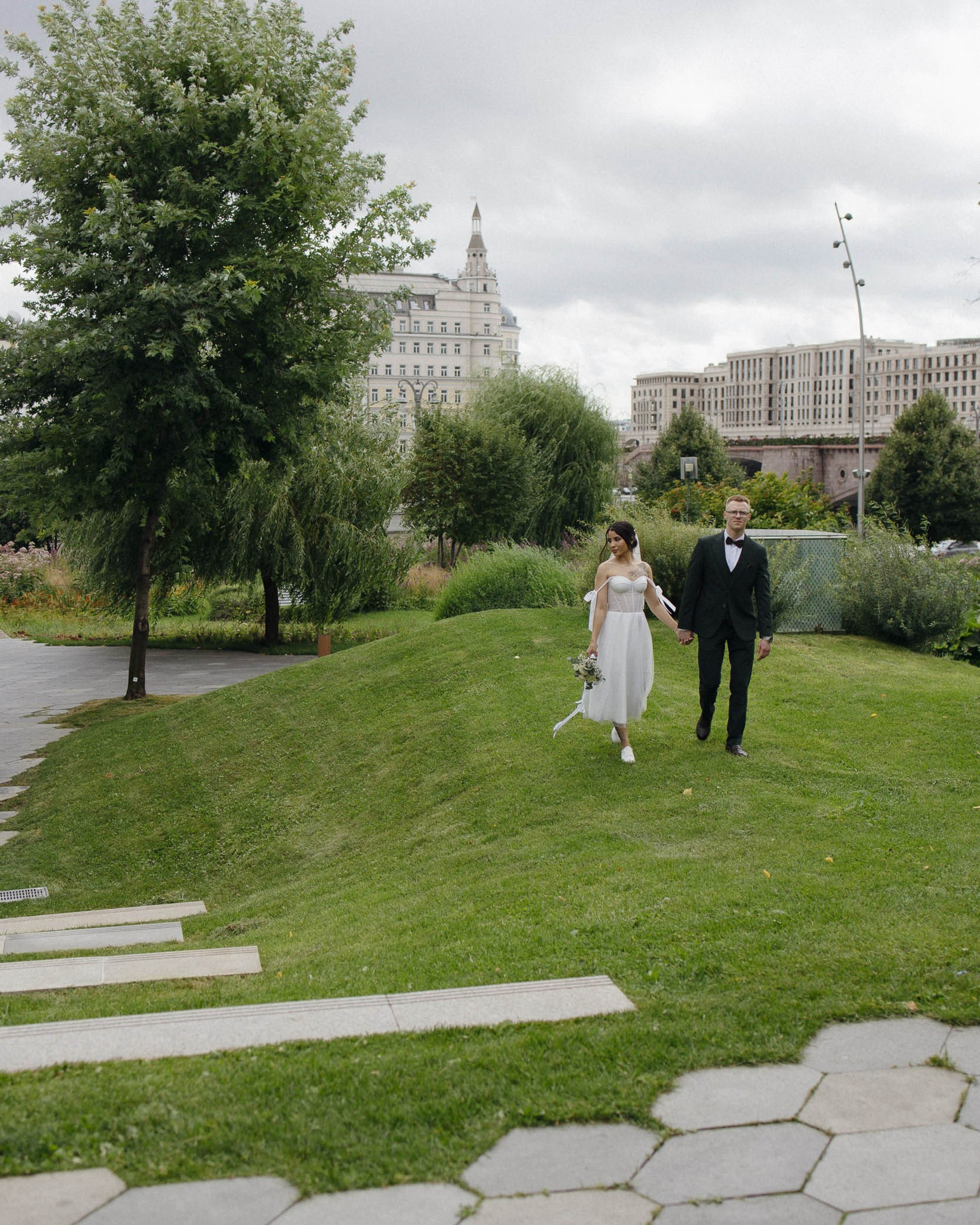 Легко быть рядом