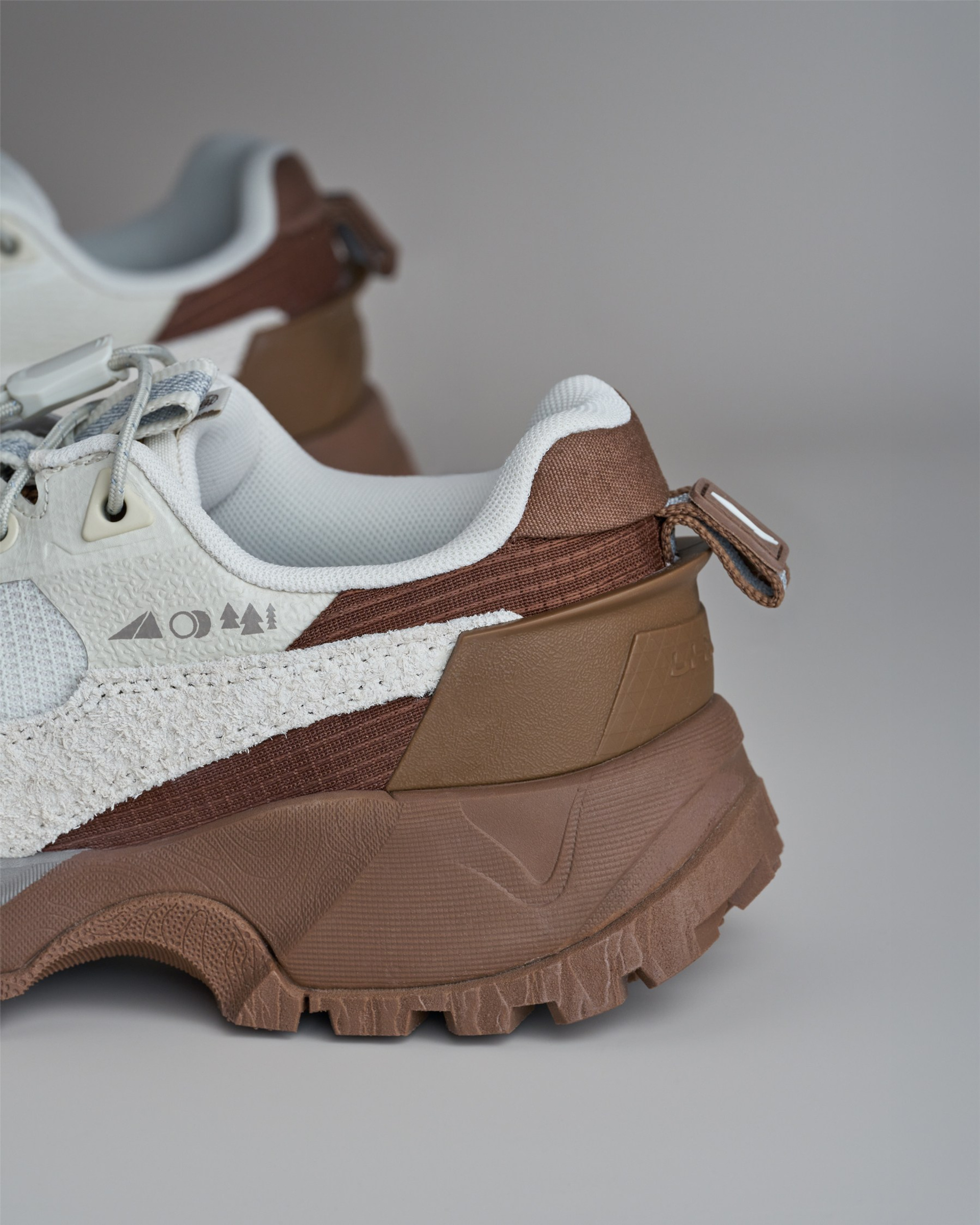 Фото кроссовок для Авито