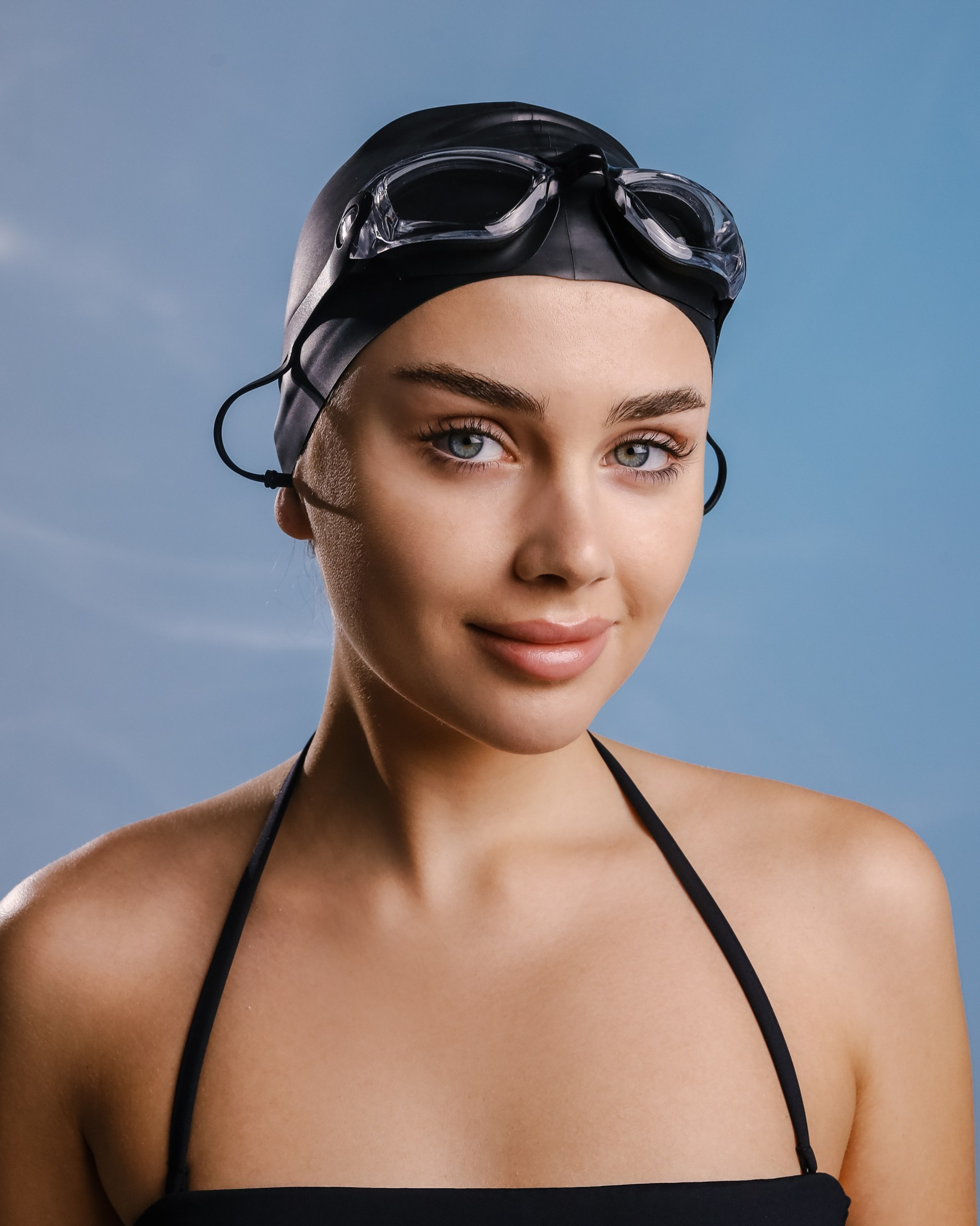 Шапочки и очки для плавания