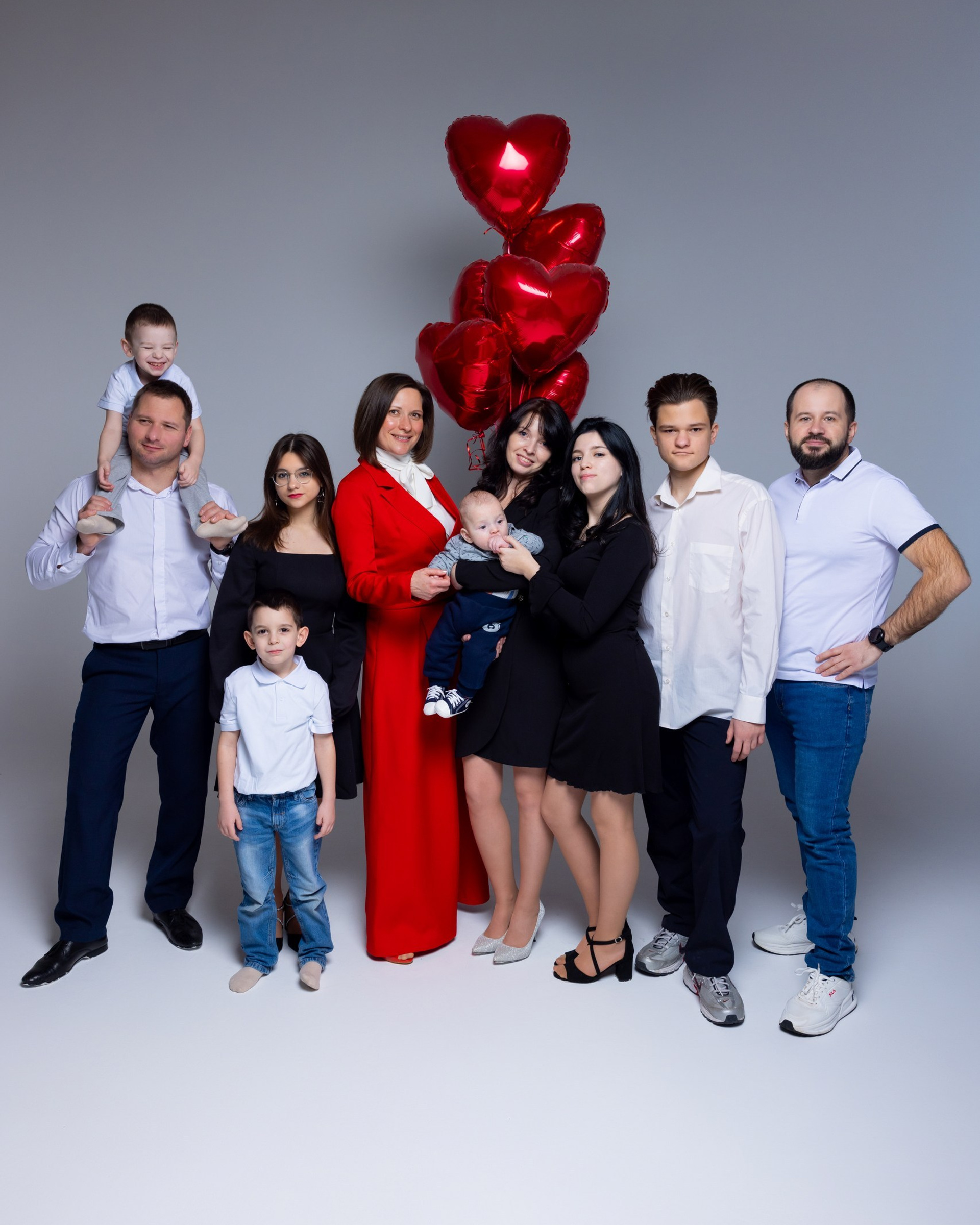 Большая семейная фотосессия в&nbsp;студии