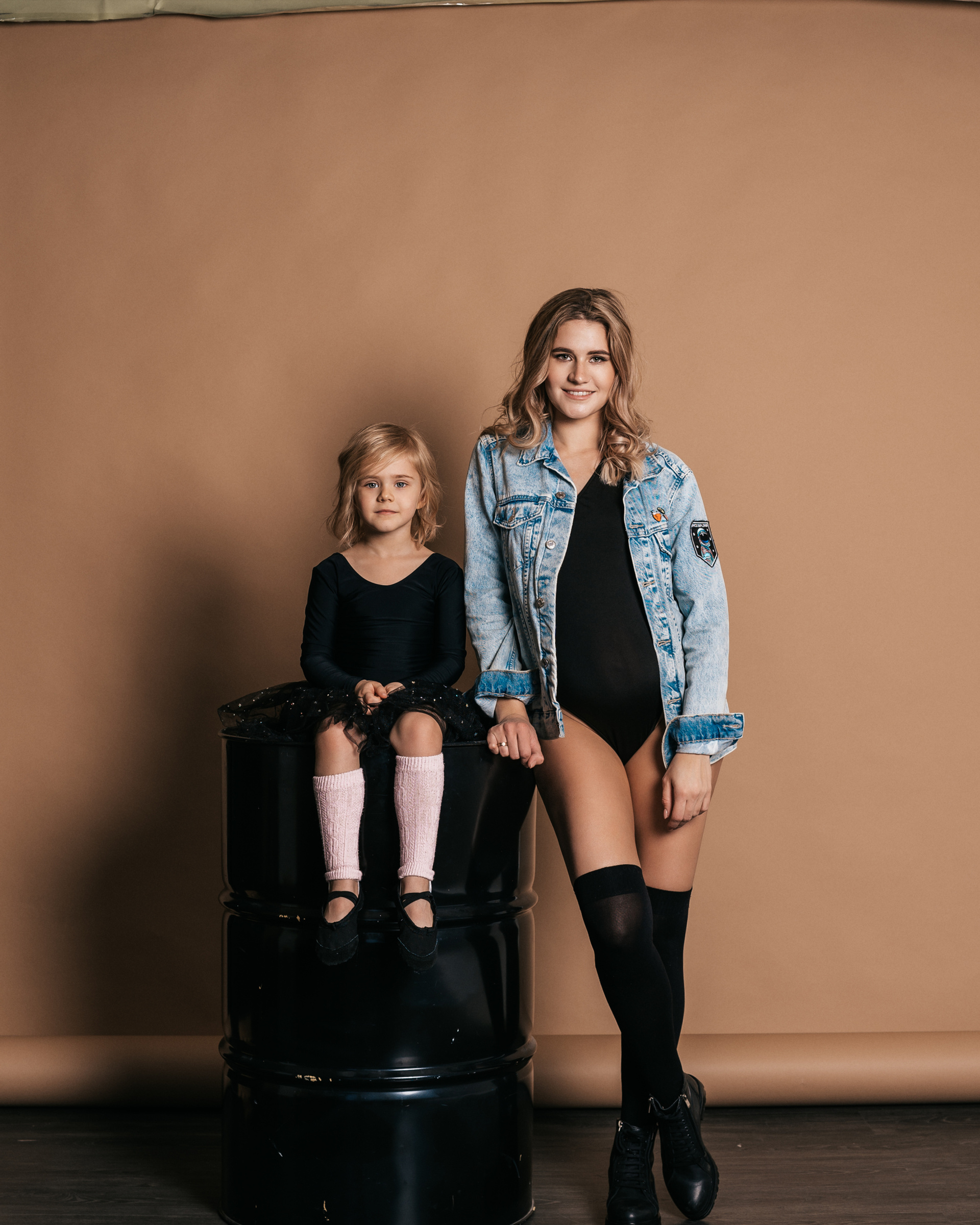 Фотосессия беременности. Студия. Настя и Милана