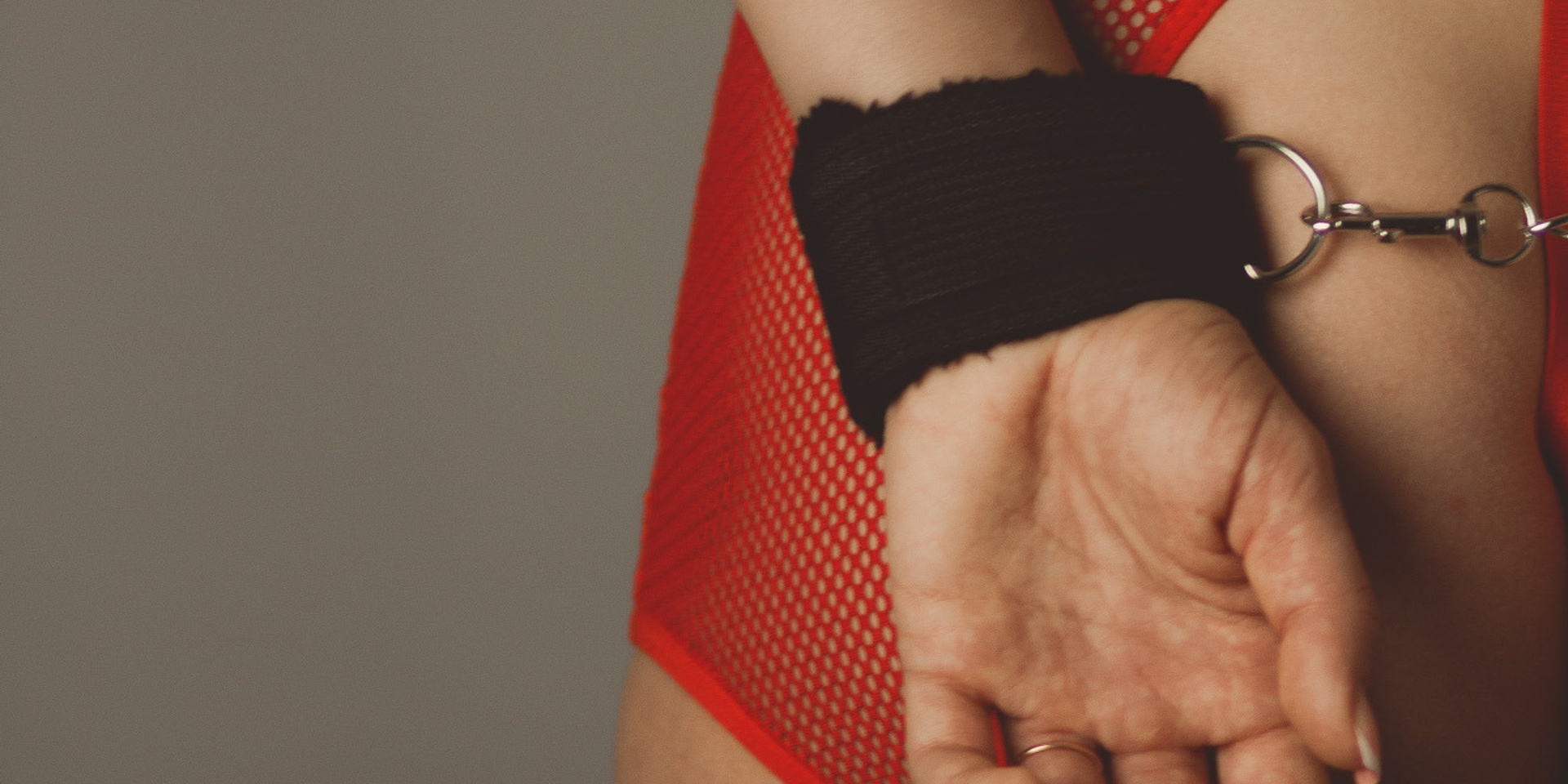 В черно-красном