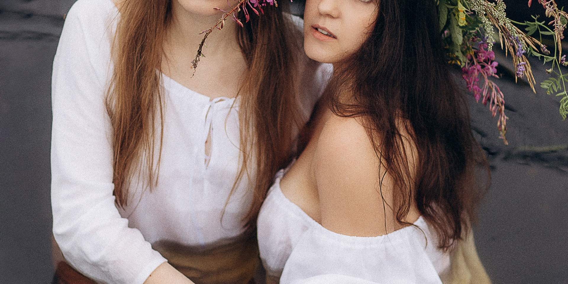 Настя и Таня