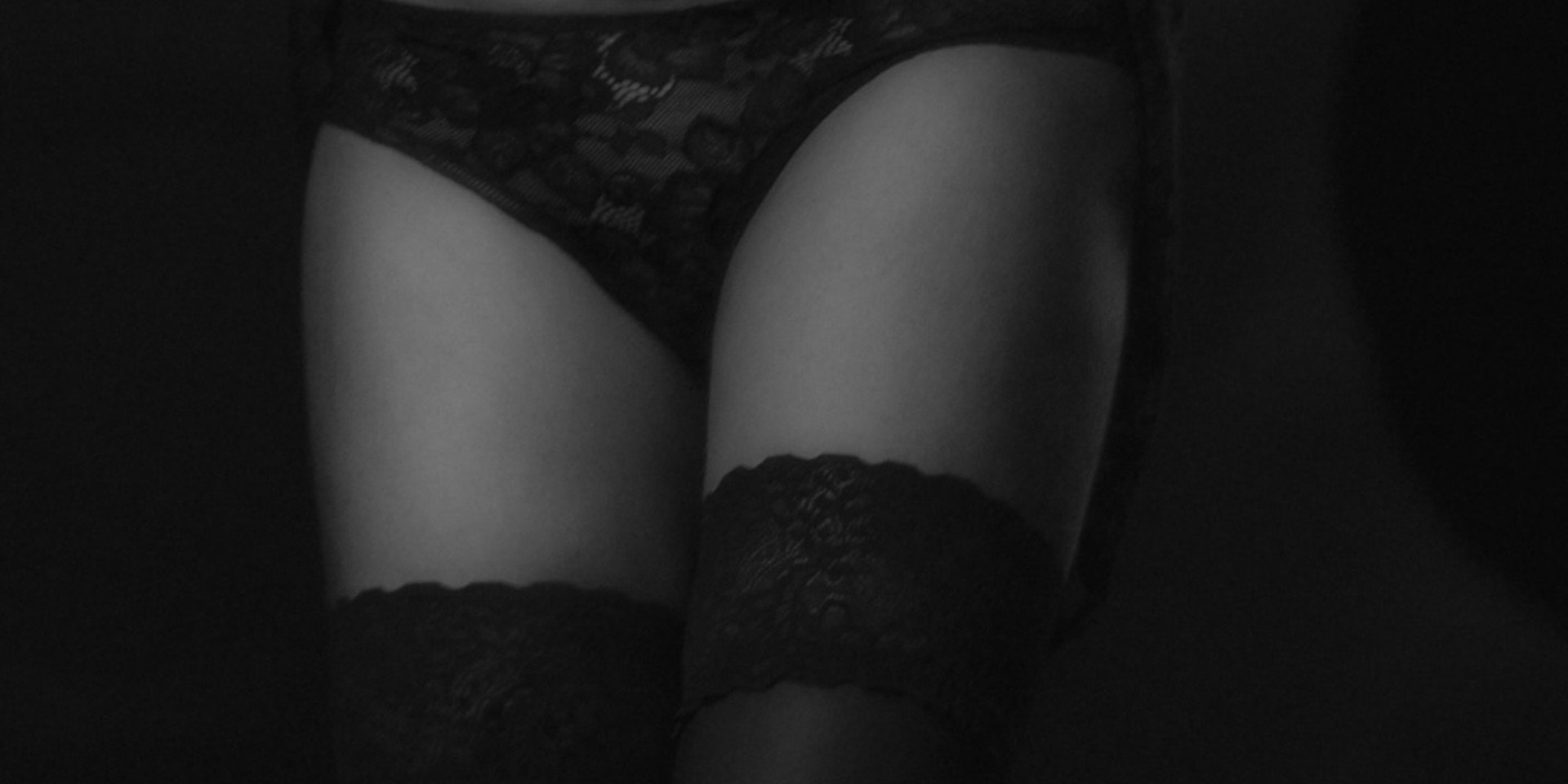 Свет открывает.