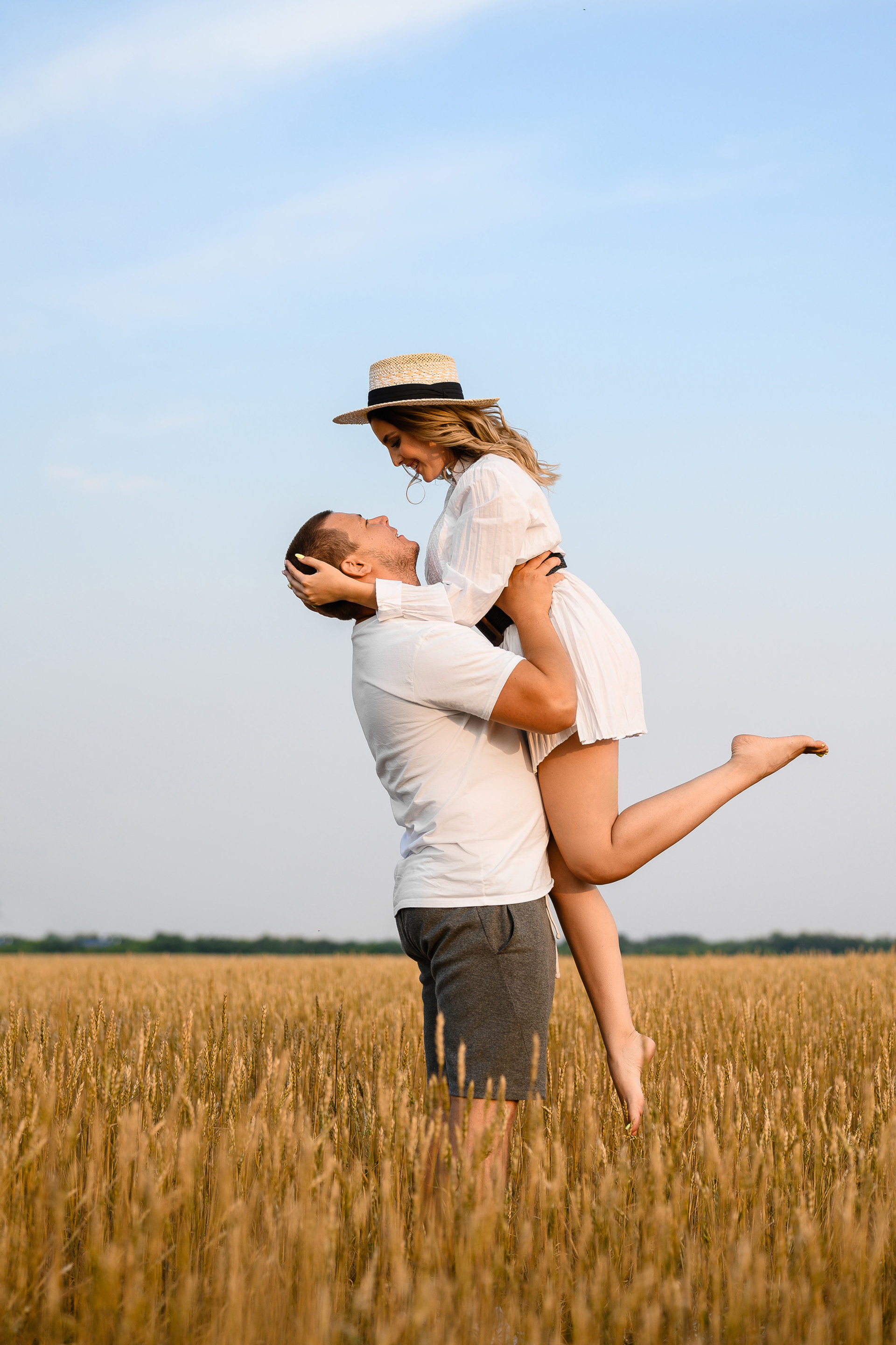 Яна и Кирилл в поле