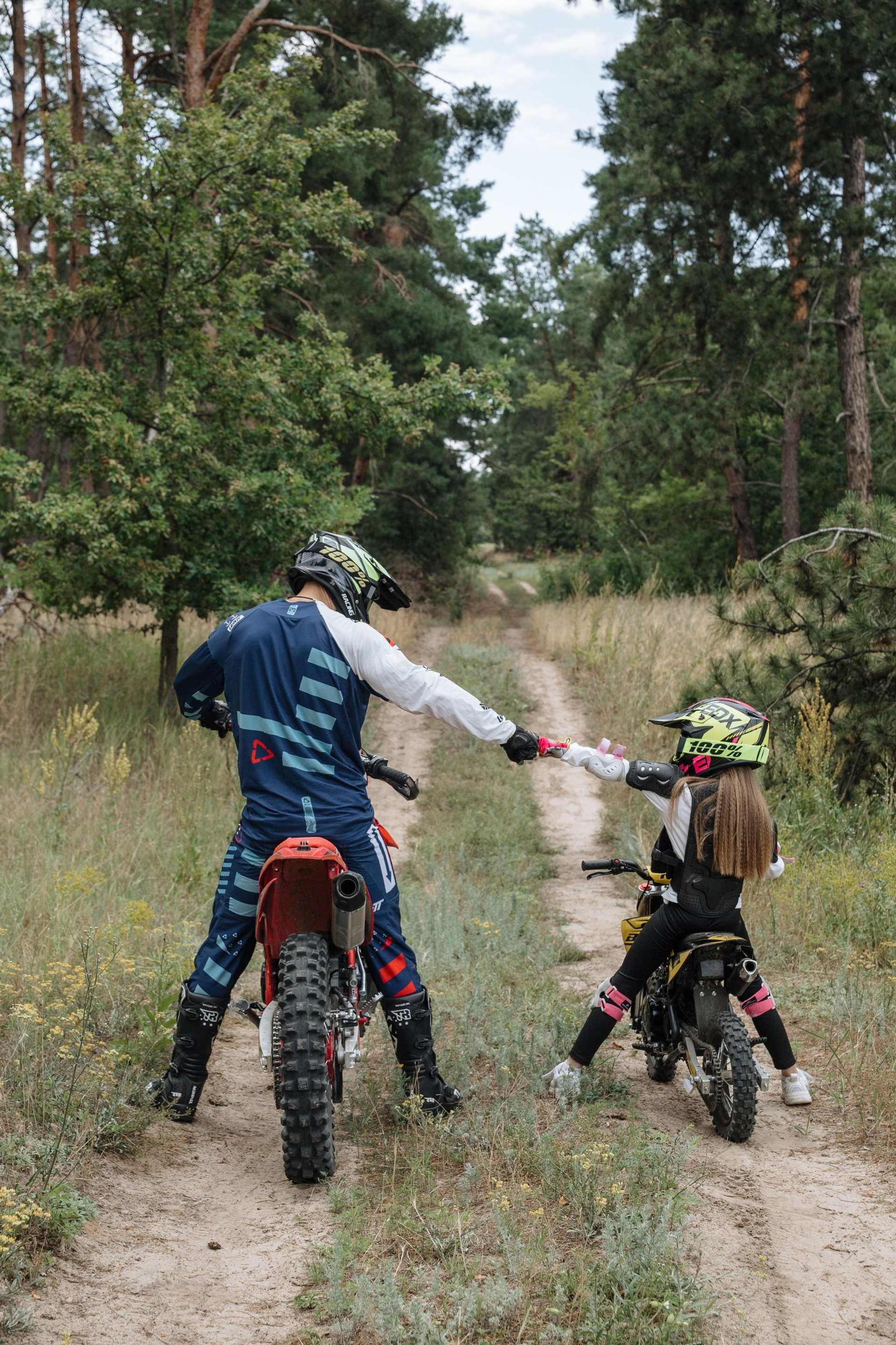 Папа, дочка и два эндуро