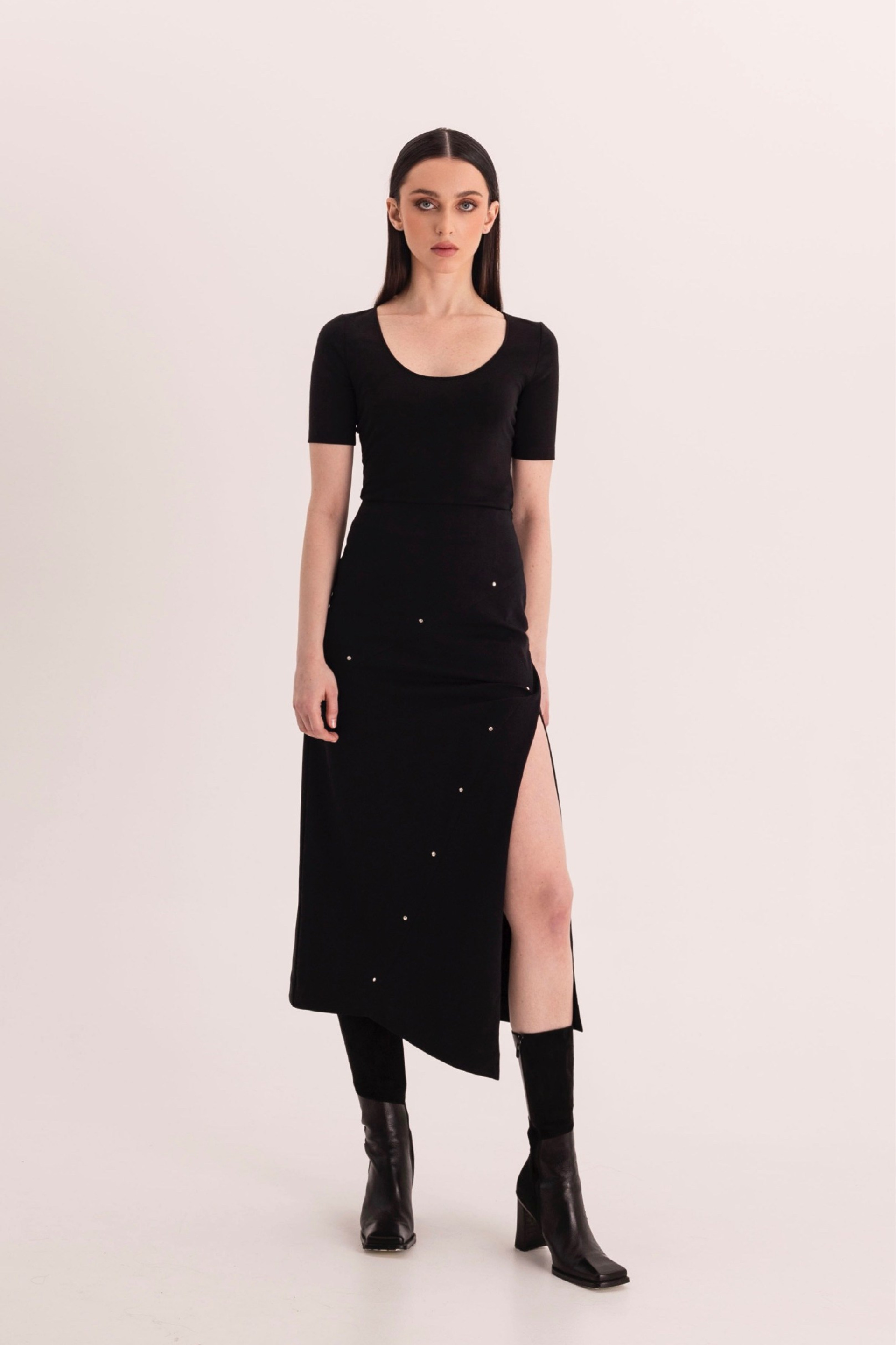 Каталог моделей девушек, женщин. Предметная фотостудия AURA