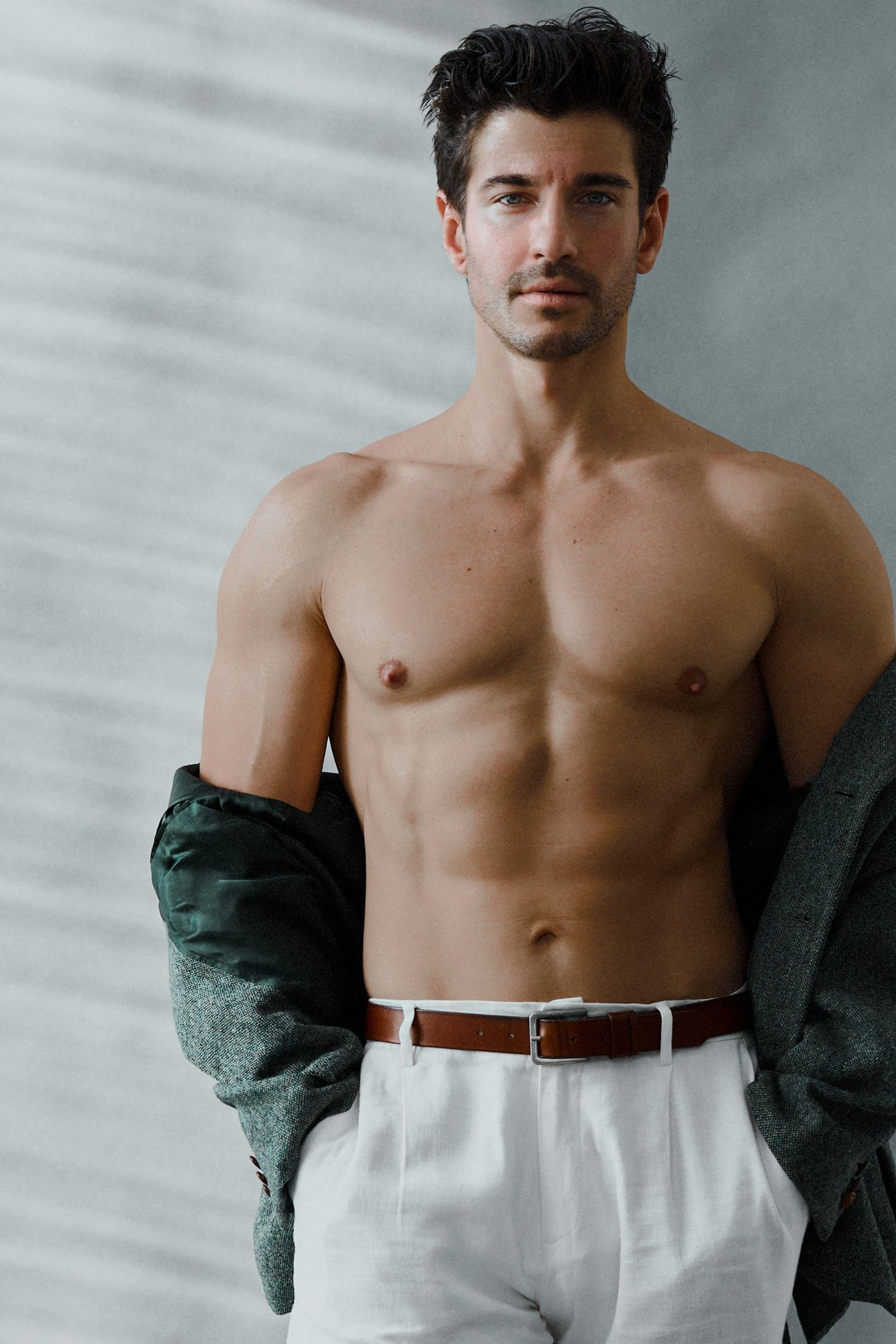 Иван 50 — L / рост — 182. Предметная фотостудия AURA