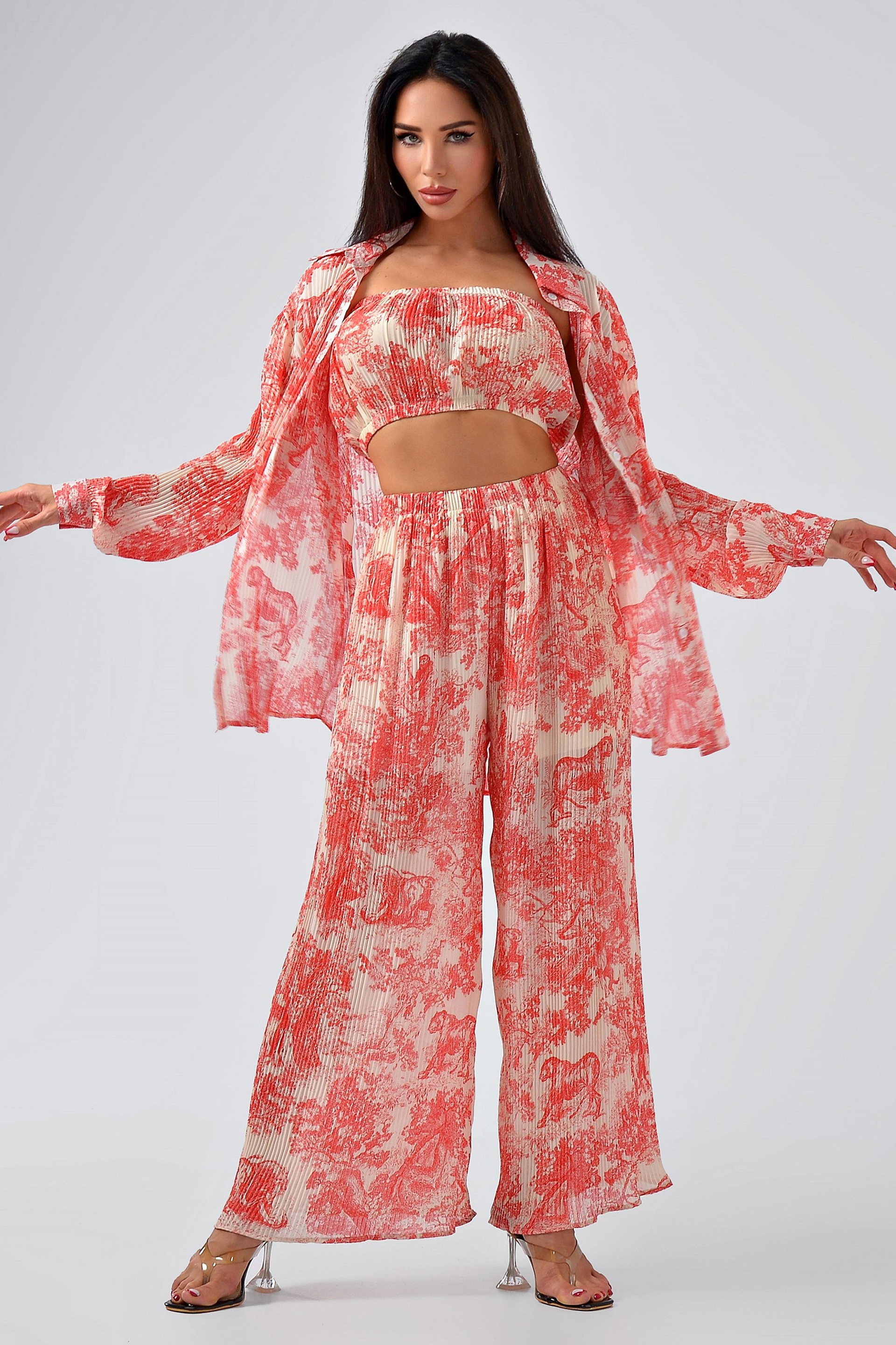 Каталог моделей девушек, женщин для маркетплейсов. Предметная фотостудия AURA