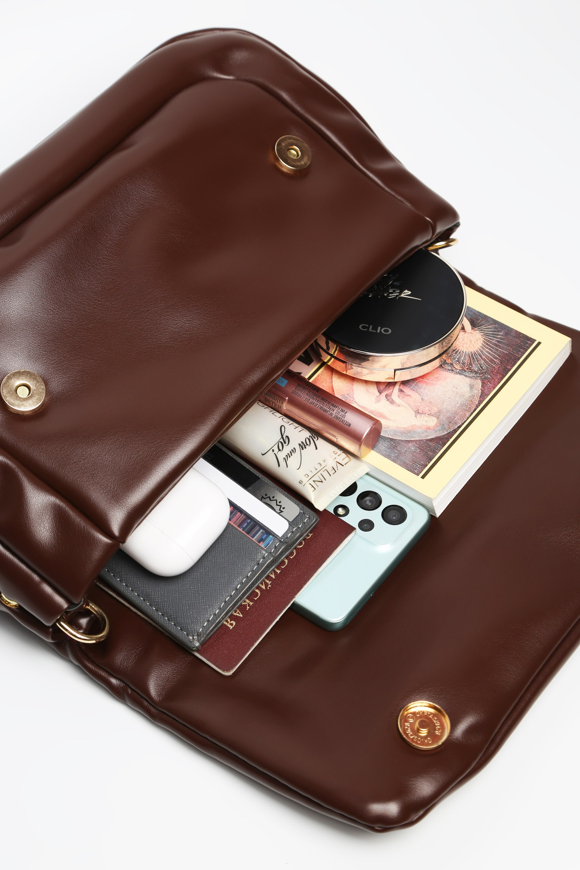 Фото сумок и аксессуаров для маркетплейсов | Фотограф в Москве Фотостудия AURA | АУРА. Предметная фотостудия AURA