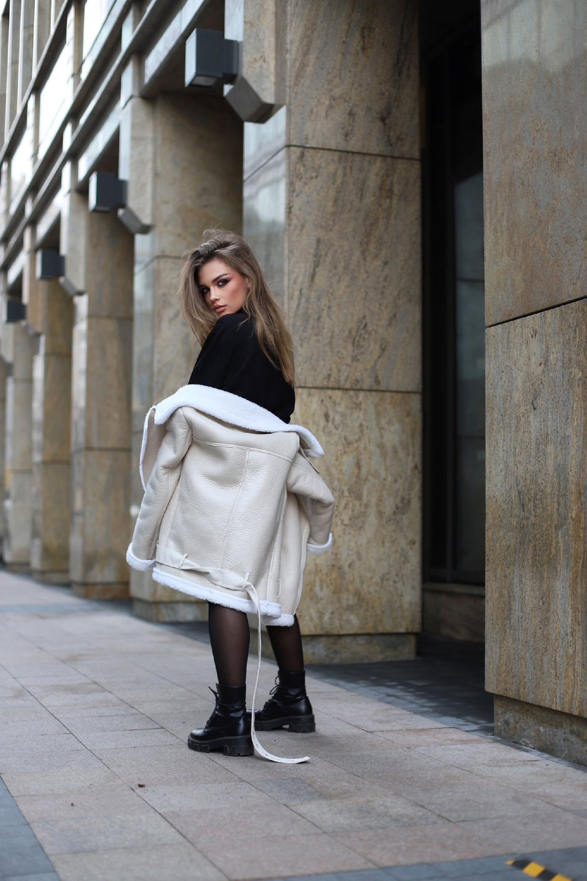 Каталог моделей девушек, женщин для маркетплейсов. Предметная фотостудия AURA