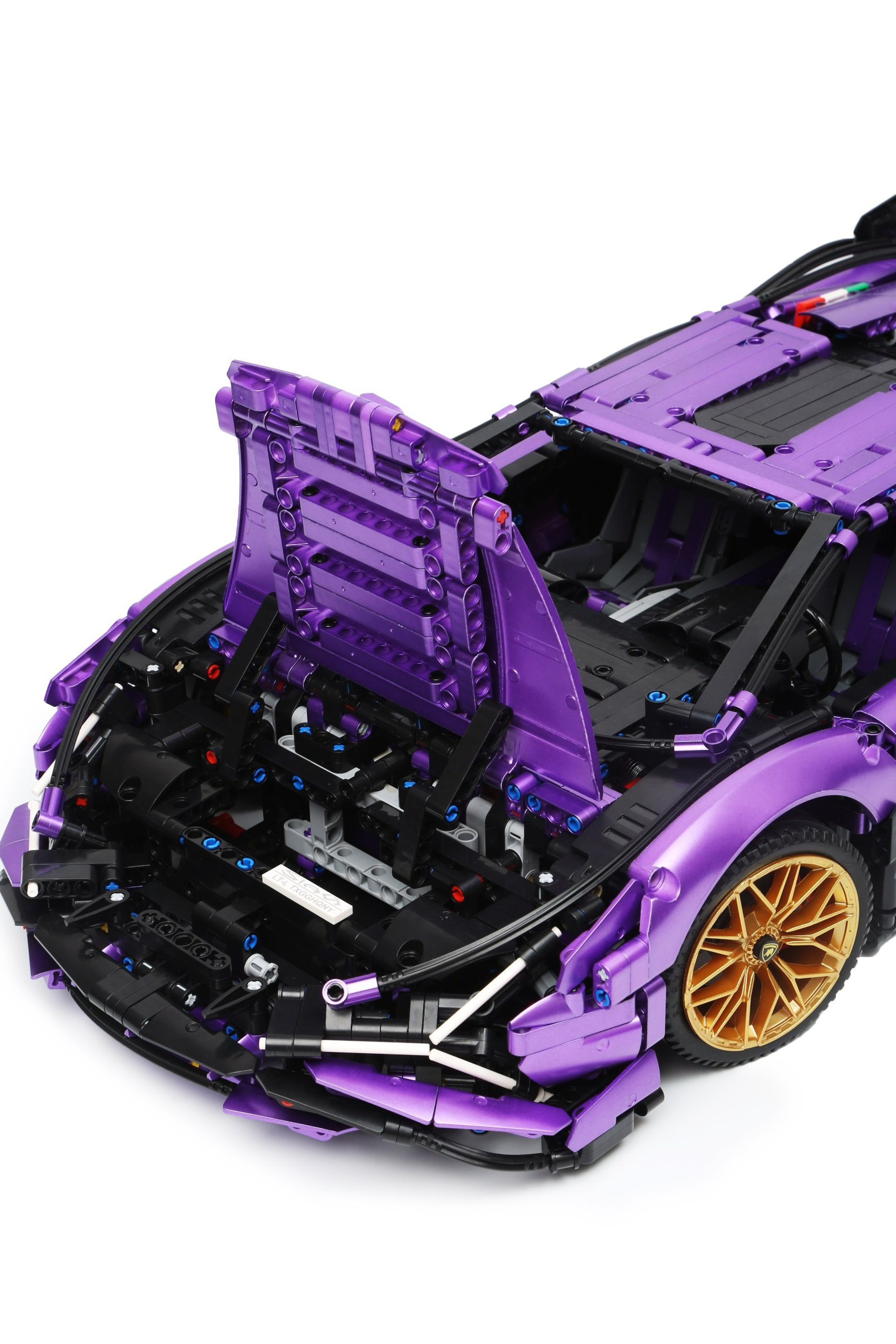 Съёмка детских товаров и игрушек для маркетплейсов | Москва Фотостудия AURA | АУРА. Предметная фотостудия AURA