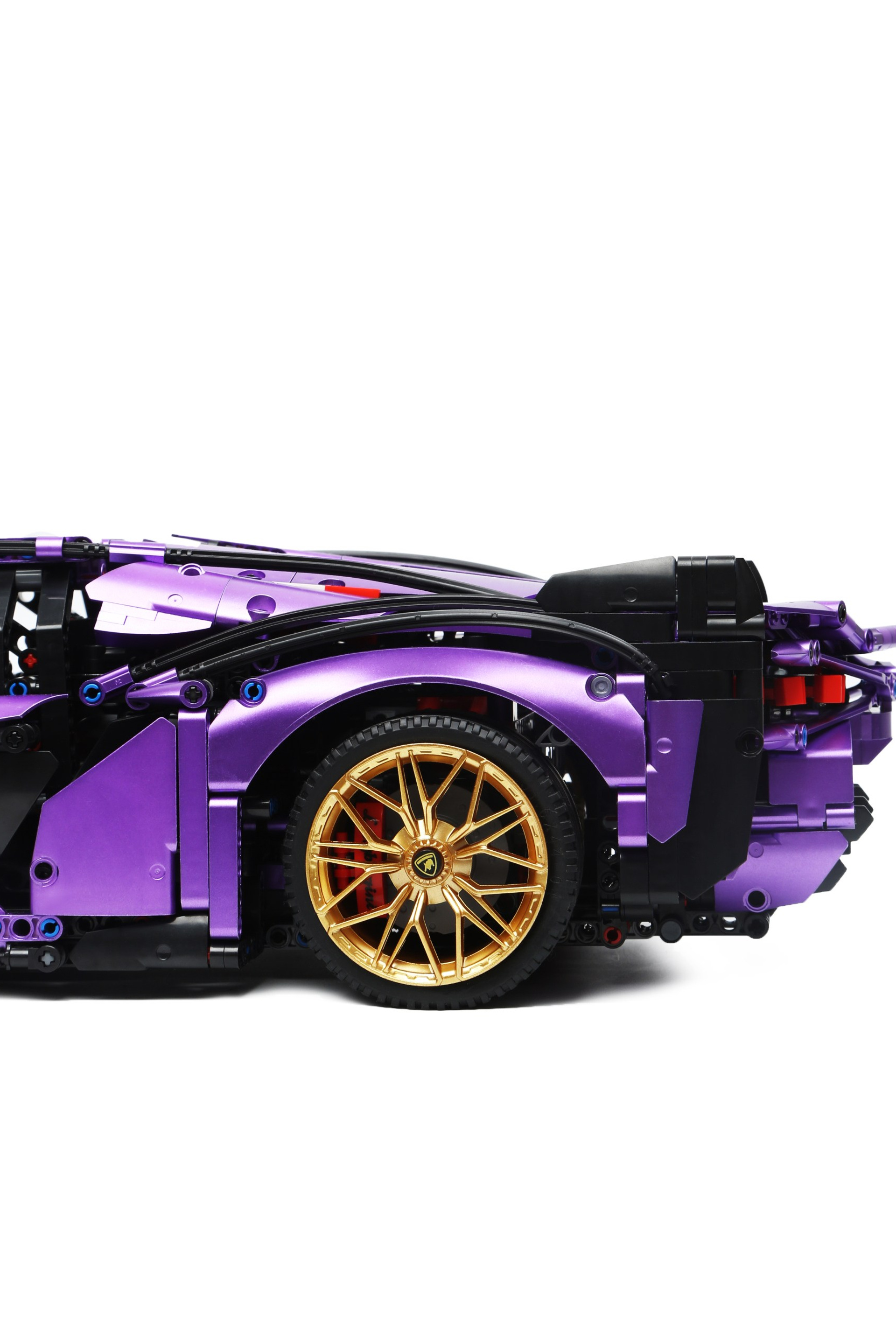 Съёмка детских товаров и игрушек для маркетплейсов | Москва Фотостудия AURA | АУРА. Предметная фотостудия AURA