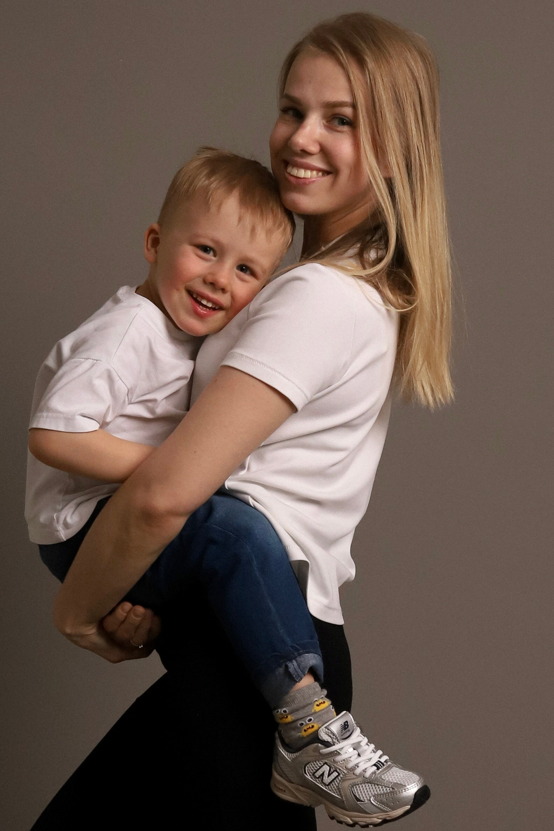 Мокко-мусс (цвет 2025 года!). ОБЪЕКТИВНАЯ | фотостудия без фотографа | студия автопортрета | Москва