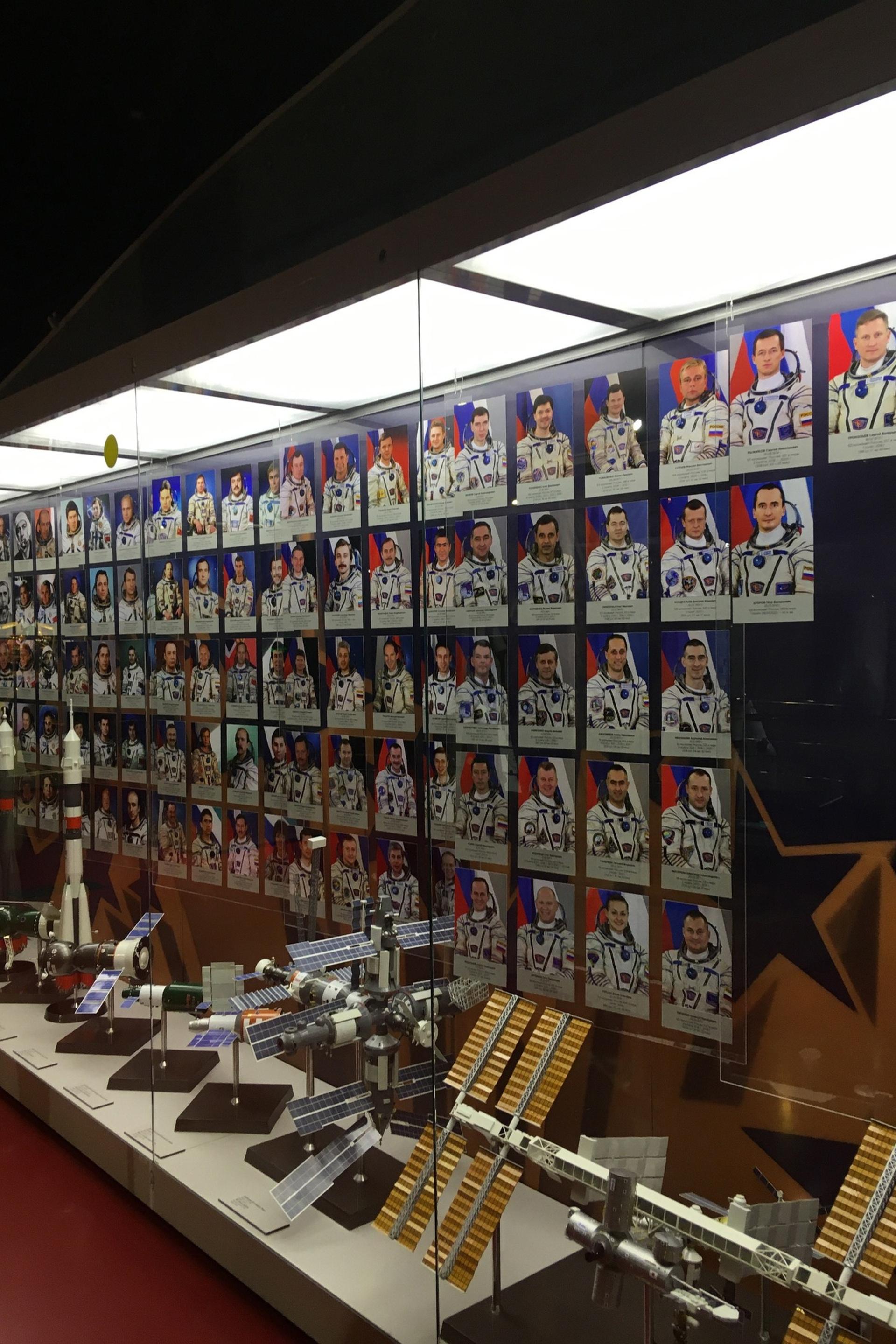 Петергоф. Пуск фонтанов