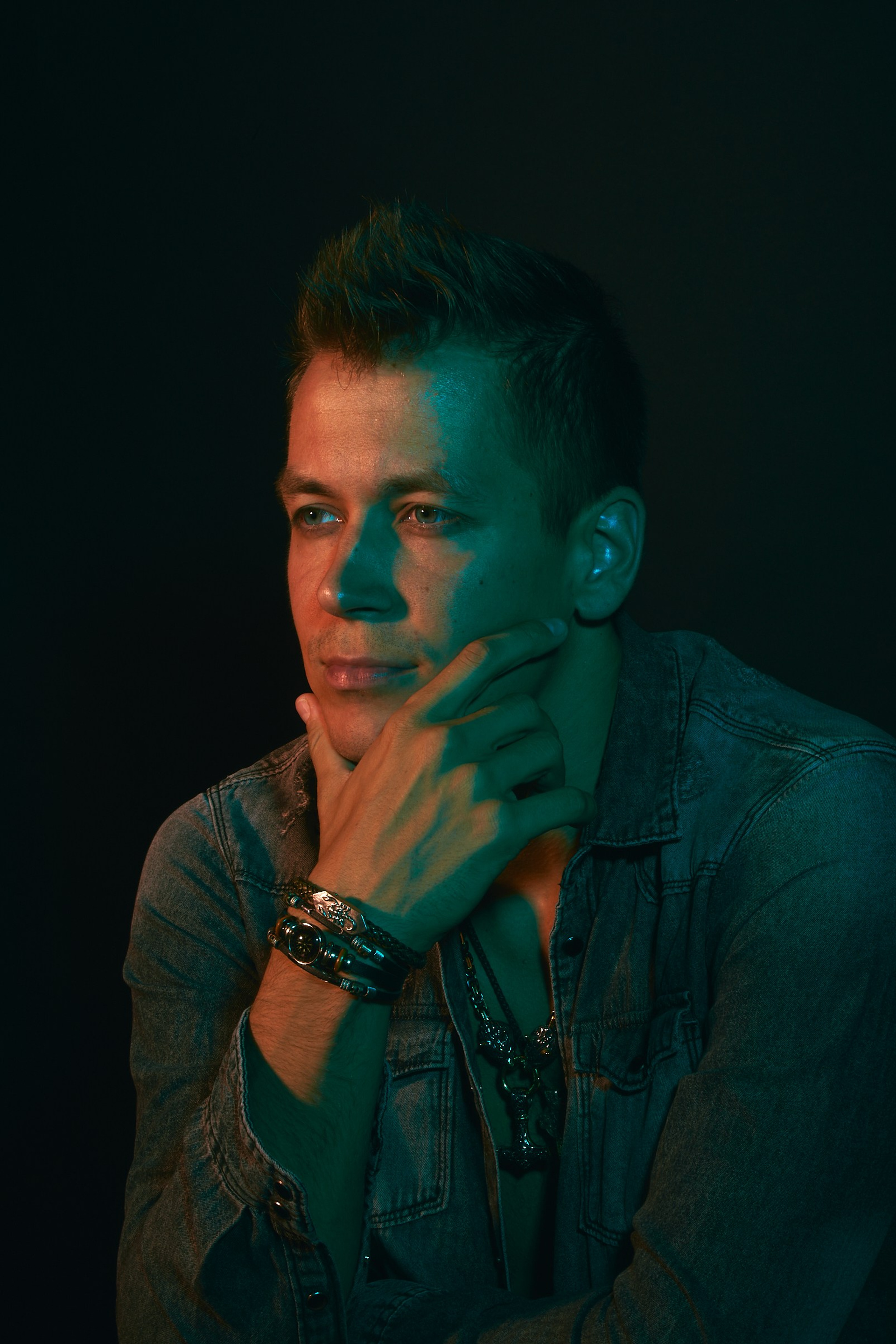 Мужской портрет. Предметный контент — фотограф в Саратове Юлия