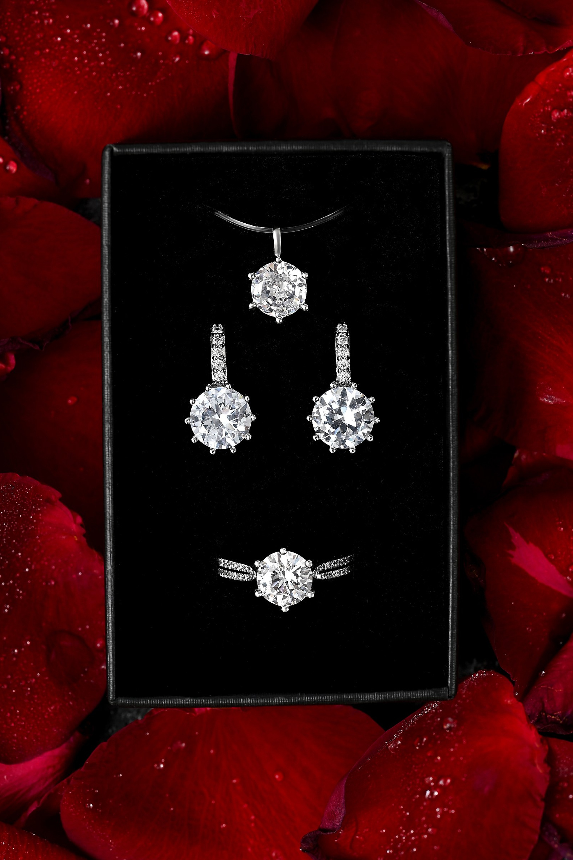 Бижутерия. Предметный контент — фотограф в Саратове Юлия