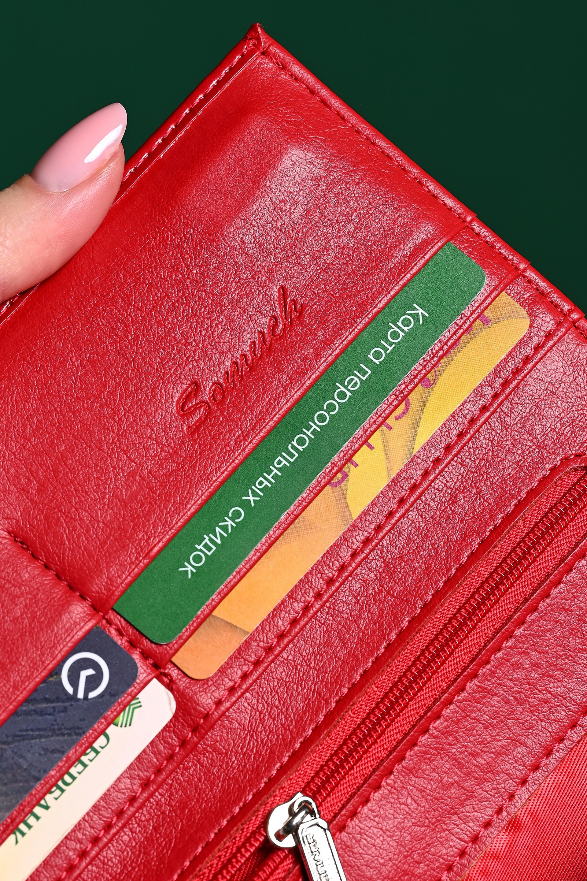 Съемка сумок, кошельков, рюкзаков и других аксессуаров. Предметный контент — фотограф в Саратове Юлия