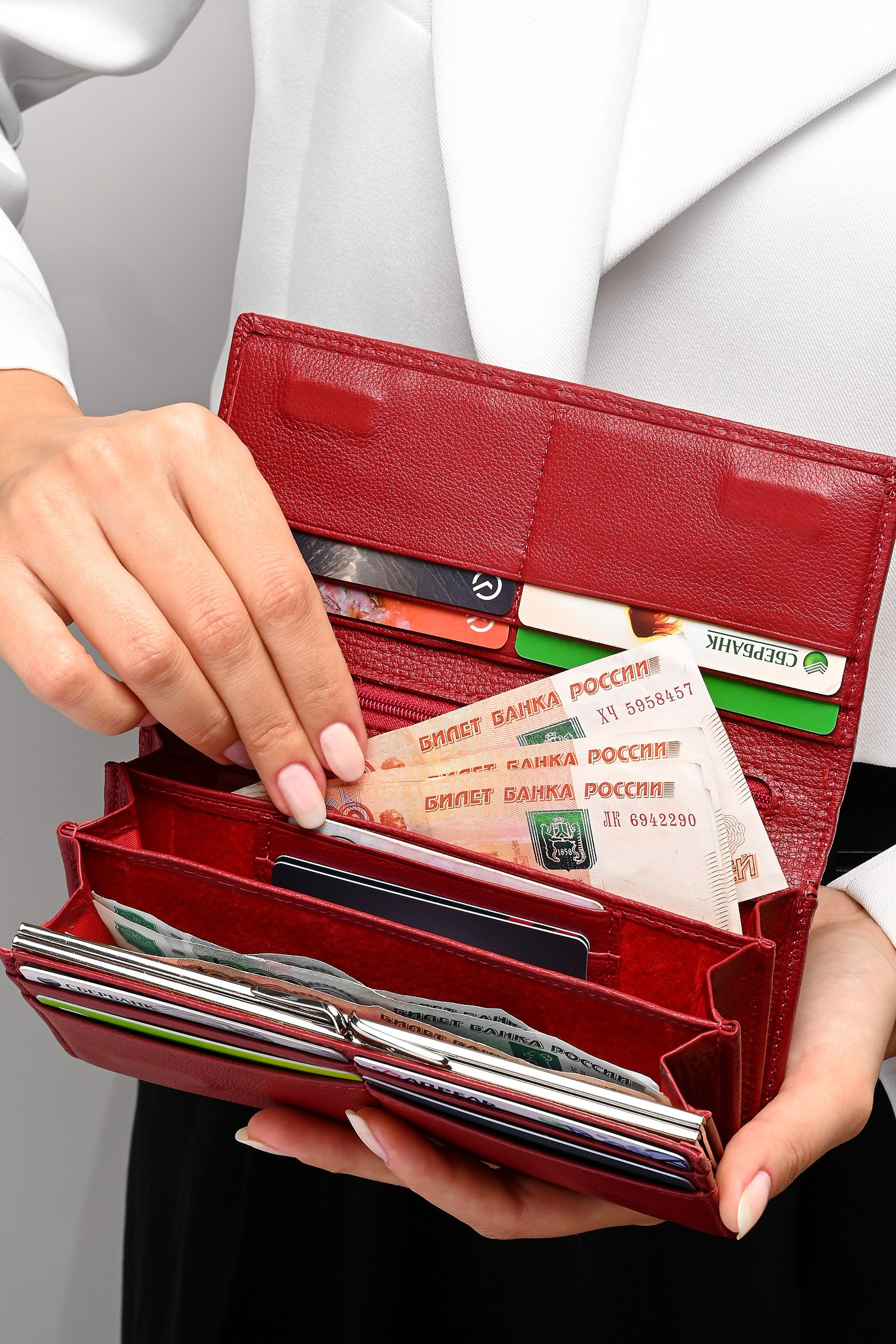 Съемка сумок, кошельков, рюкзаков и других аксессуаров. Предметный контент — фотограф в Саратове Юлия