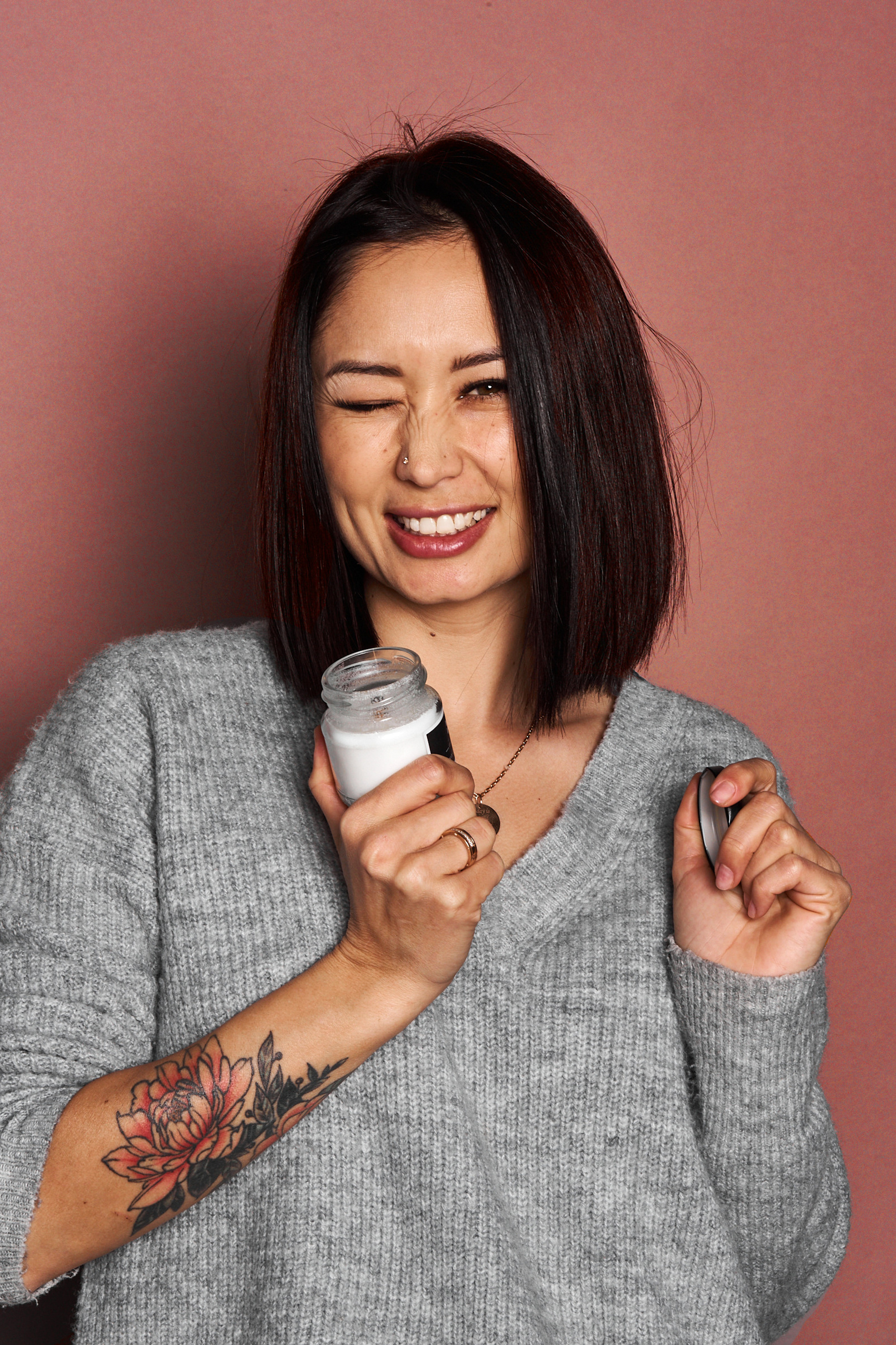 Контент для брендов, экспертов и бьюти мастеров. Предметный контент — фотограф в Саратове Юлия