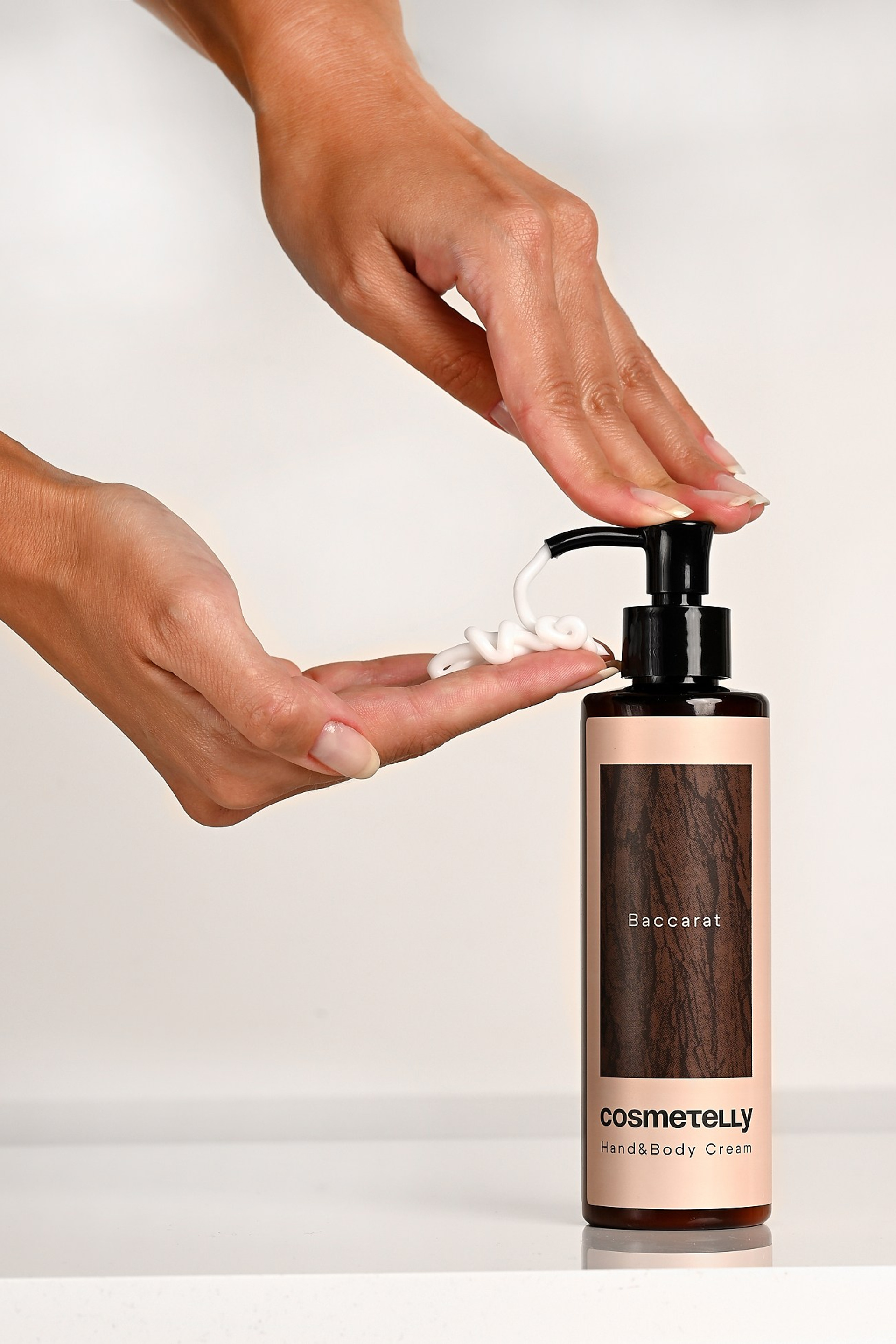 Уходовая и декоративная косметика. Предметный контент — фотограф в Саратове Юлия