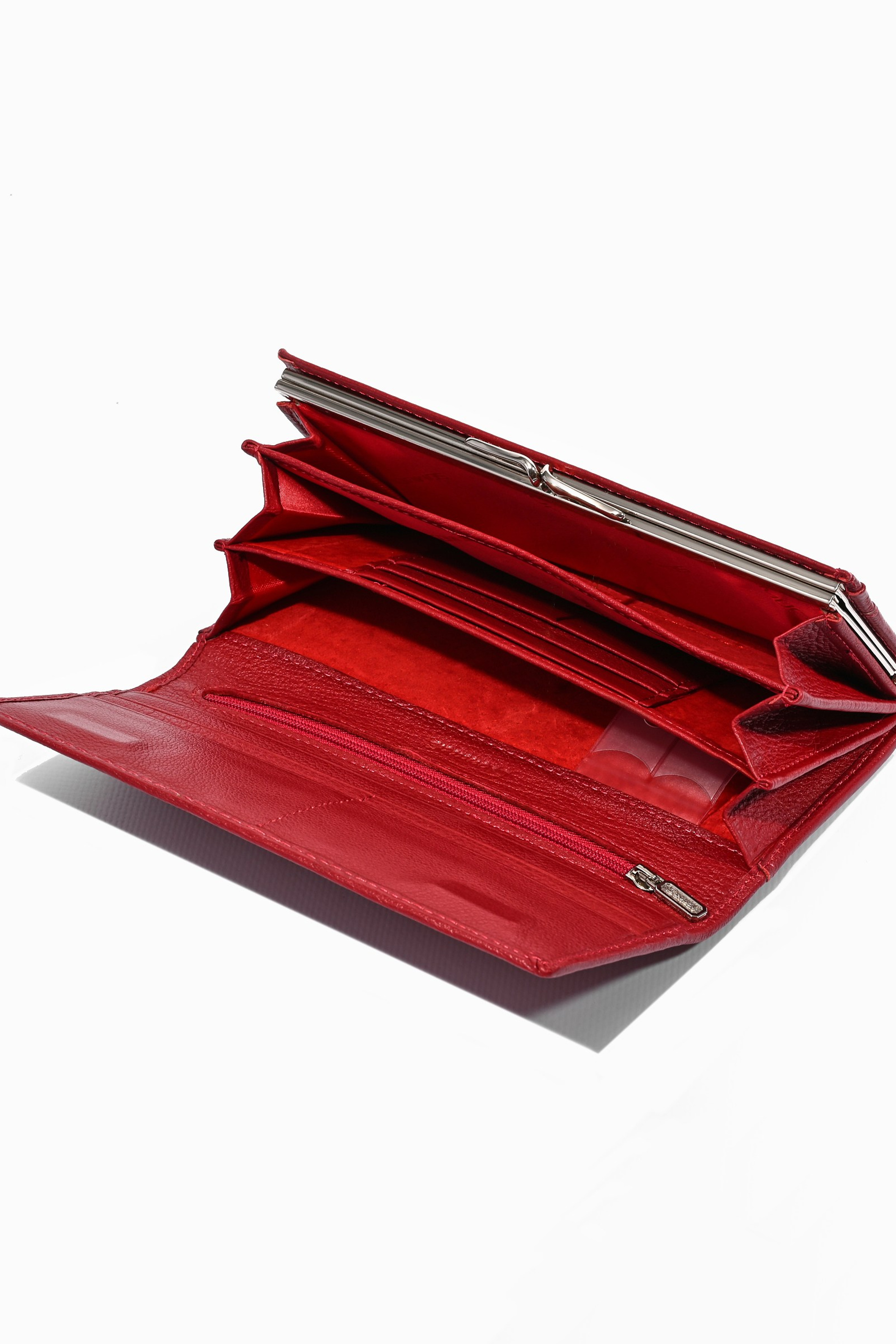 Съемка сумок, кошельков, рюкзаков и других аксессуаров. Предметный контент — фотограф в Саратове Юлия